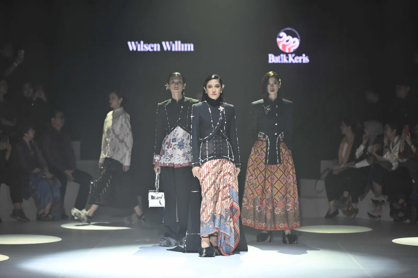 Batik Keris x Wilsen Willim Bawa Kolaborasi Batik di PIFW 2024