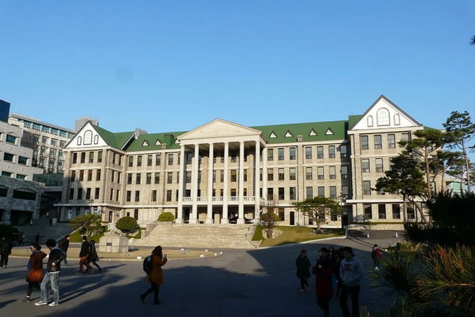 10 Daftar Universitas dengan Biaya Semester Termahal di Korea Selatan