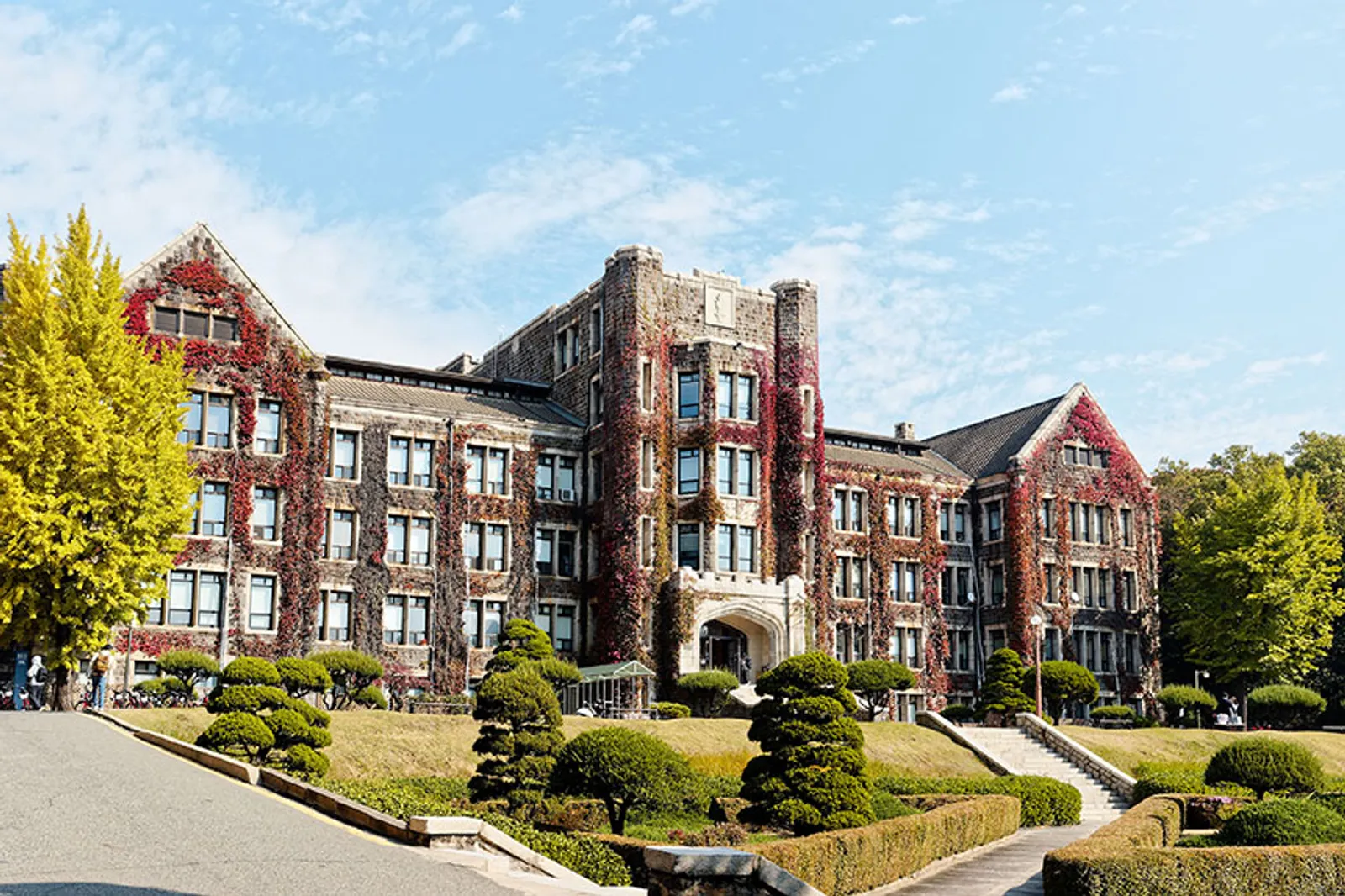 10 Daftar Universitas dengan Biaya Semester Termahal di Korea Selatan