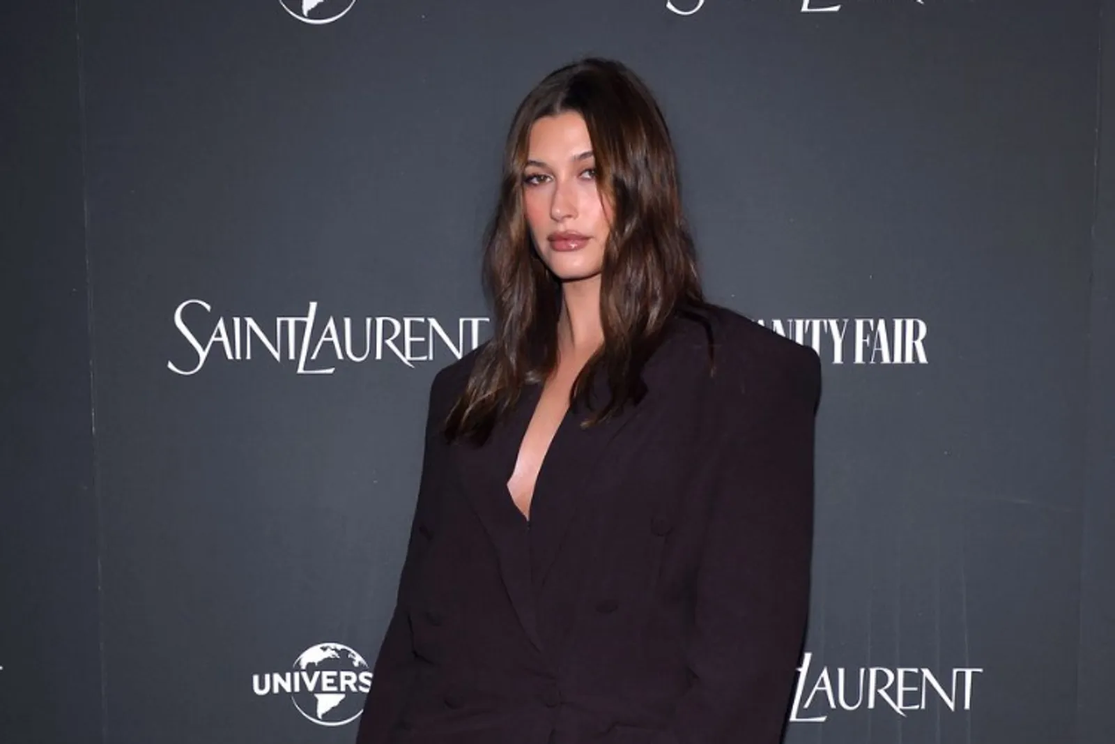 Gaya Chic Para Artis saat Hadiri Pre-Oscars Party Saint Laurent 2024