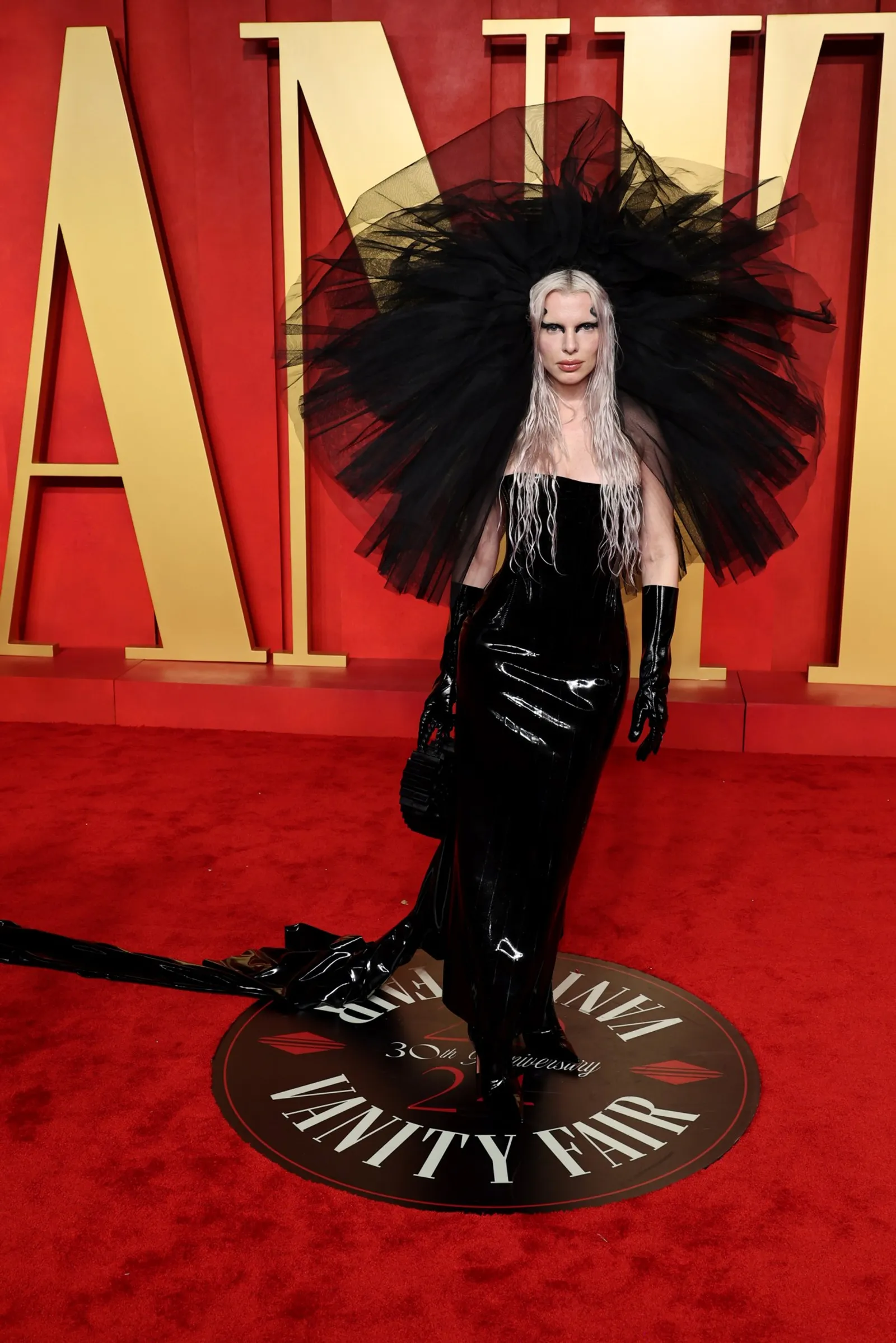 Gaya Mewah Para Artis saat Hadiri Vanity Fair Oscars Party 2024