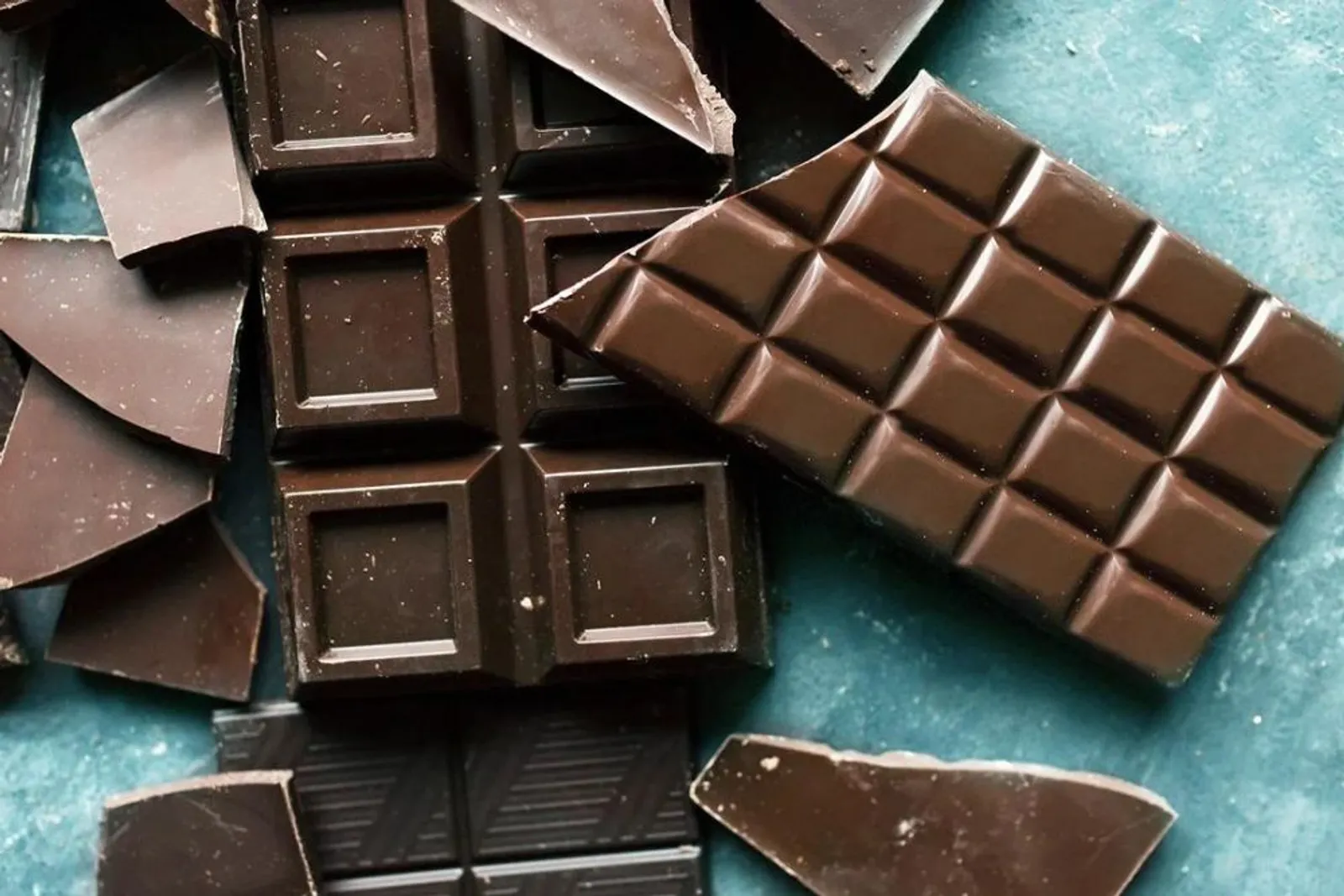 5 Manfaat Makan Cokelat Saat Haid, Bikin Happy! 