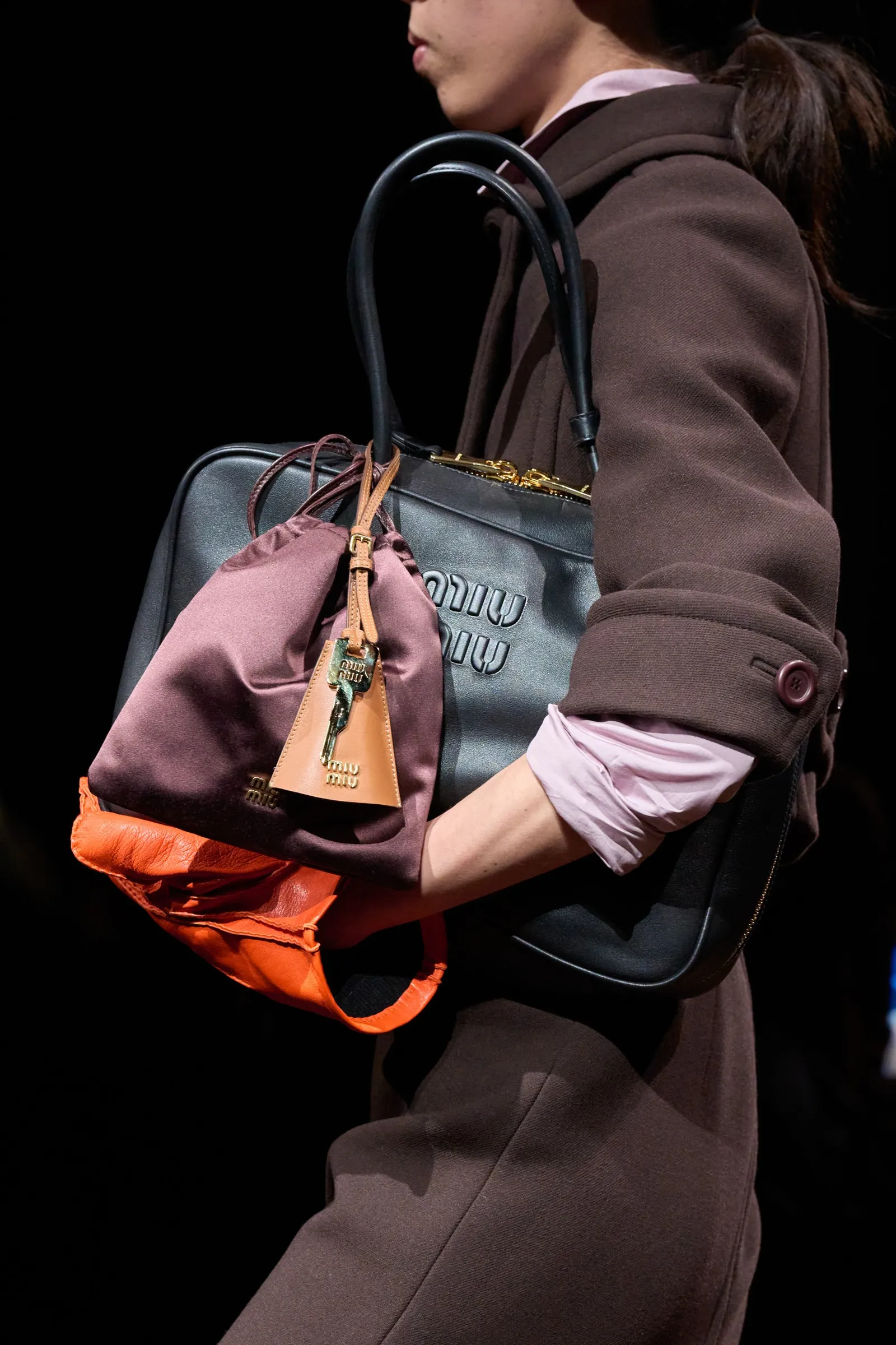 Miu Miu Fall/Winter 2024 Jadi Momentum Pendewasaan Seorang Perempuan