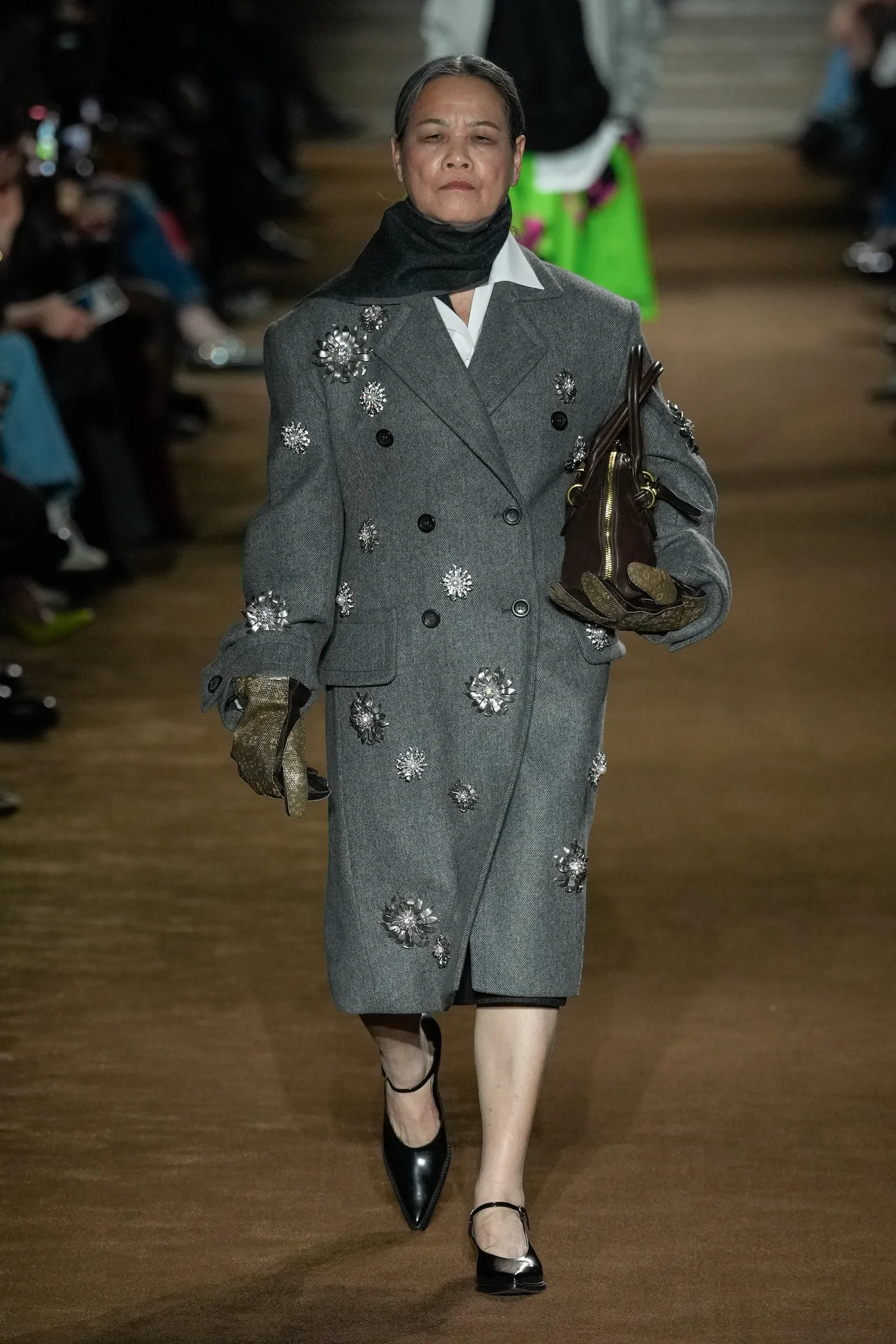 Miu Miu Fall/Winter 2024 Jadi Momentum Pendewasaan Seorang Perempuan