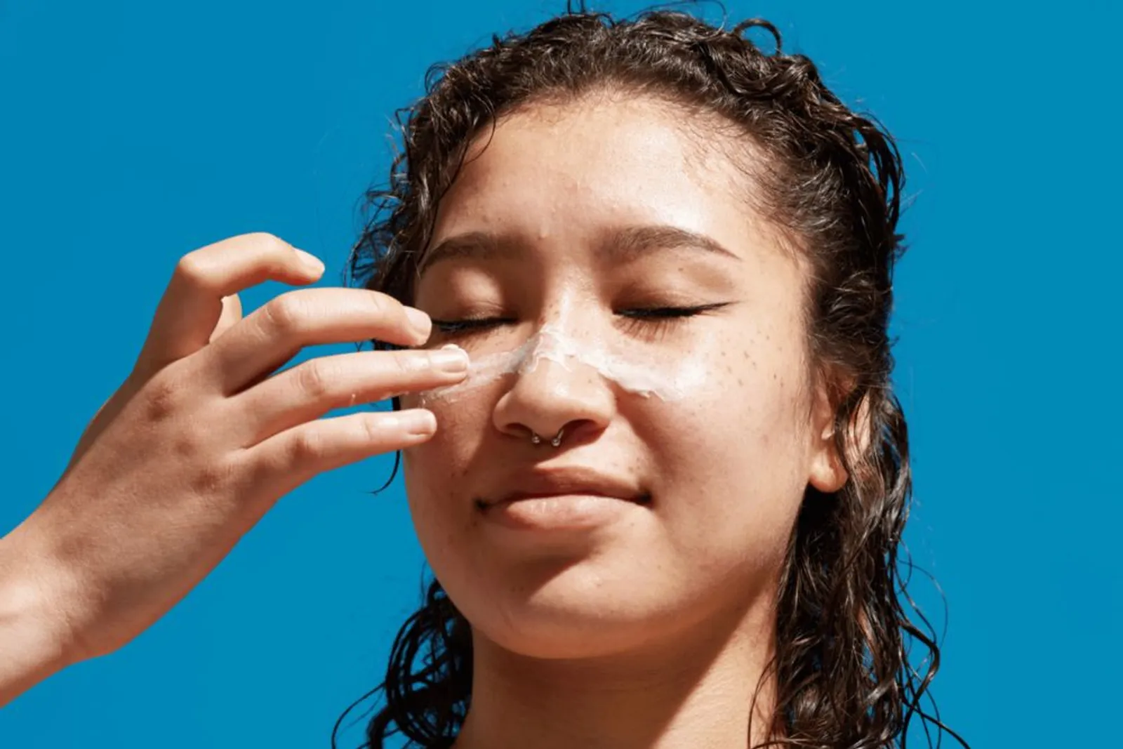 9 Sunscreen yang Mengandung Vitamin C, Melindungi dan Mencerahkan