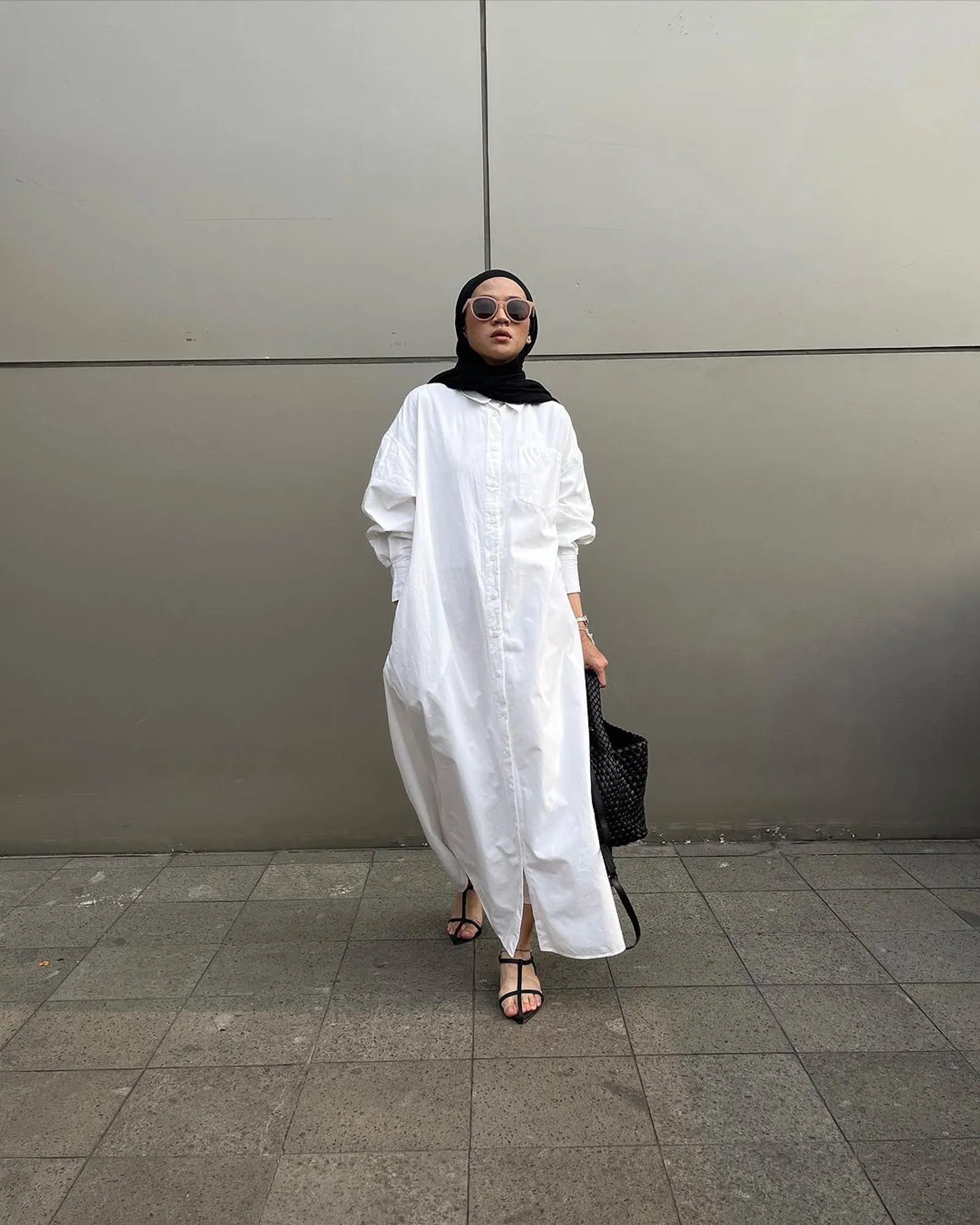 7 Outfit Bukber Pakai Warna Putih