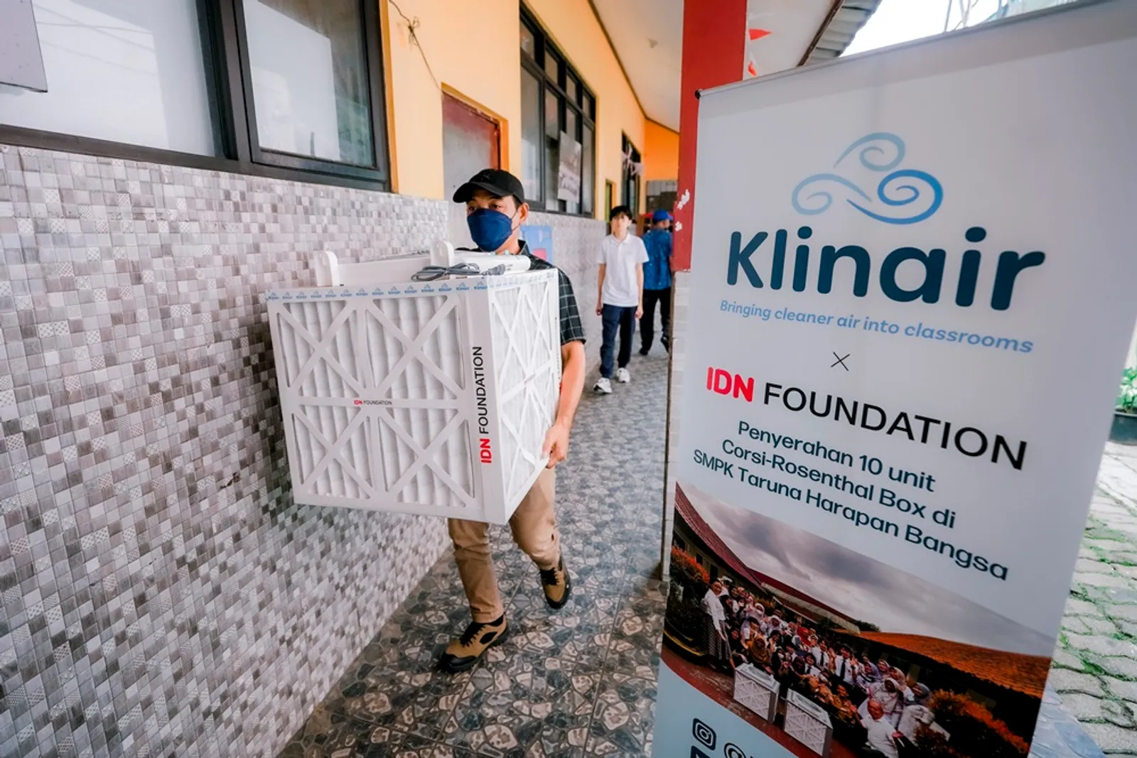 IDN Foundation Berkolaborasi dengan Klinair Serahkan

Donasi CR-Box