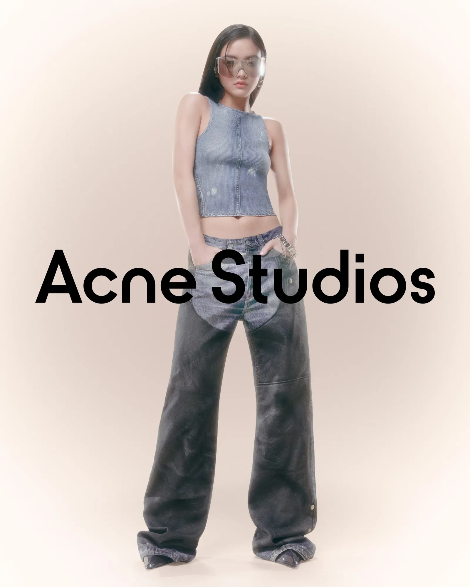 ILLIT Curi Perhatian di Kampanye Terbaru Acne Studios Spring 2024