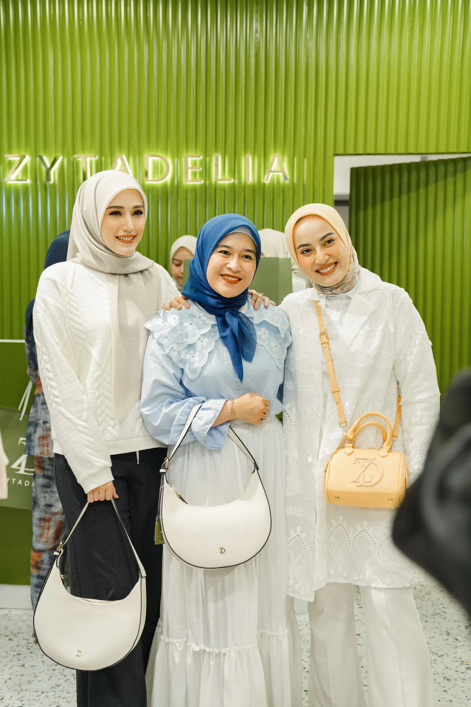 Zyta Delia Rayakan Pembukaan Toko Terbaru di Pondok Indah Mall