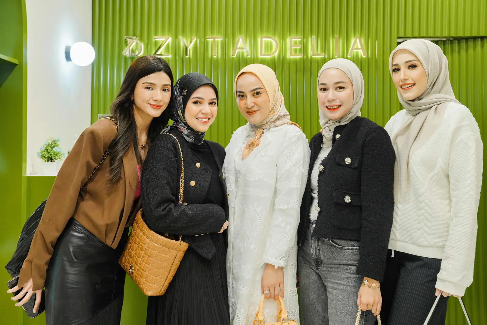 Zyta Delia Rayakan Pembukaan Toko Terbaru di Pondok Indah Mall