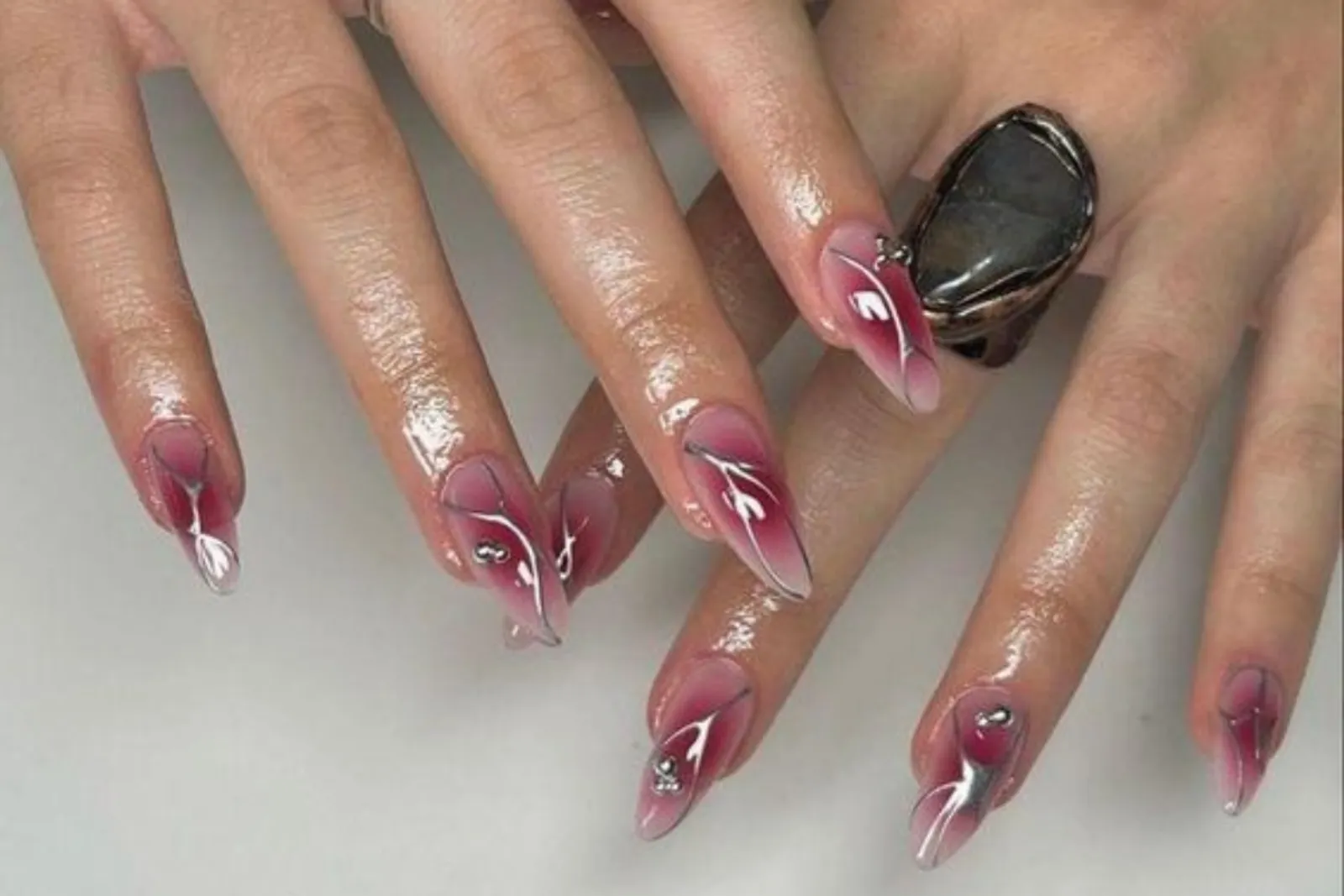 7 Inspirasi Jelly Nail Art yang Manis dan Bisa Kamu Tiru