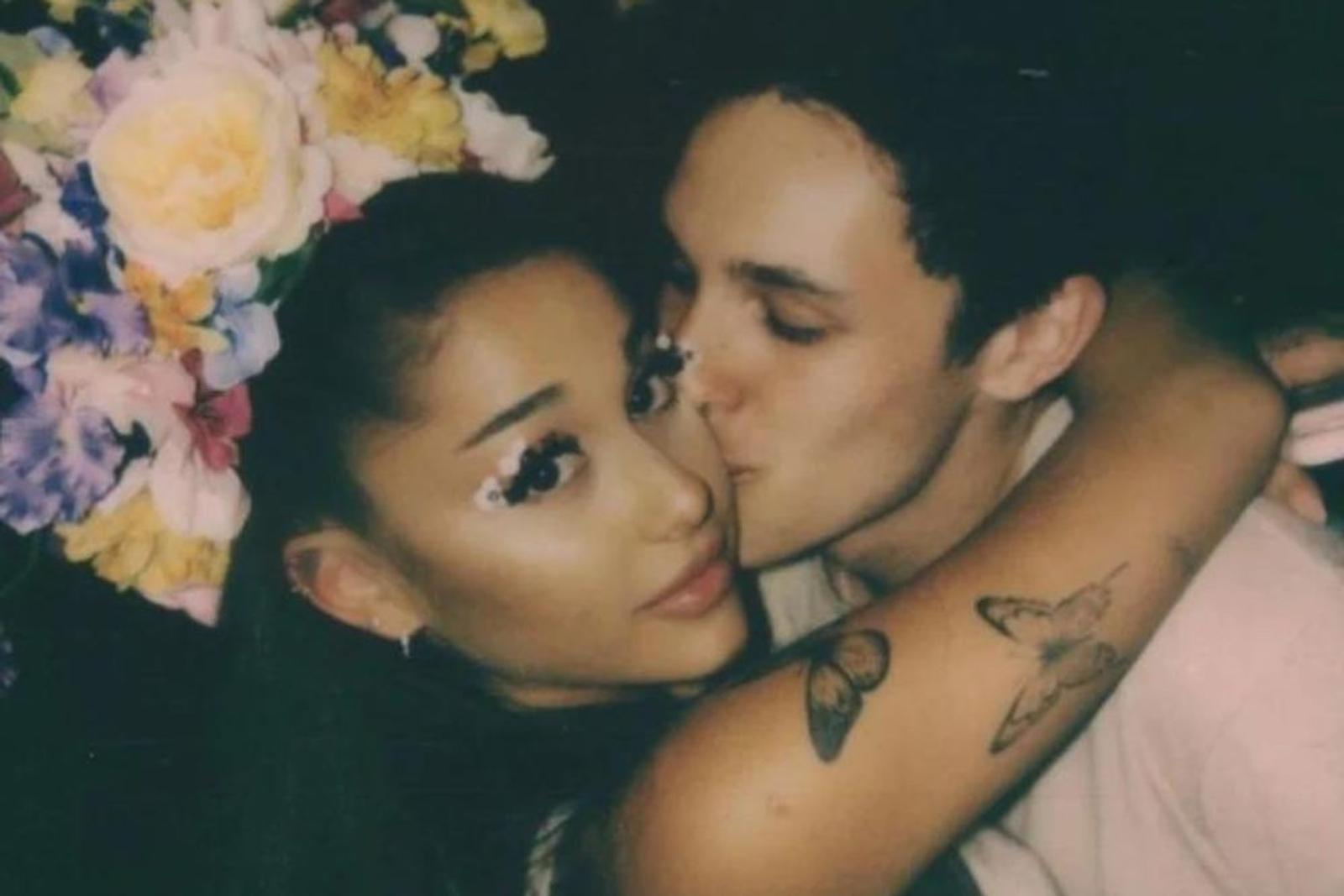 Resmi Cerai dari Dalton Gomez, Ariana Grande Bayar Rp19,5 Miliar!