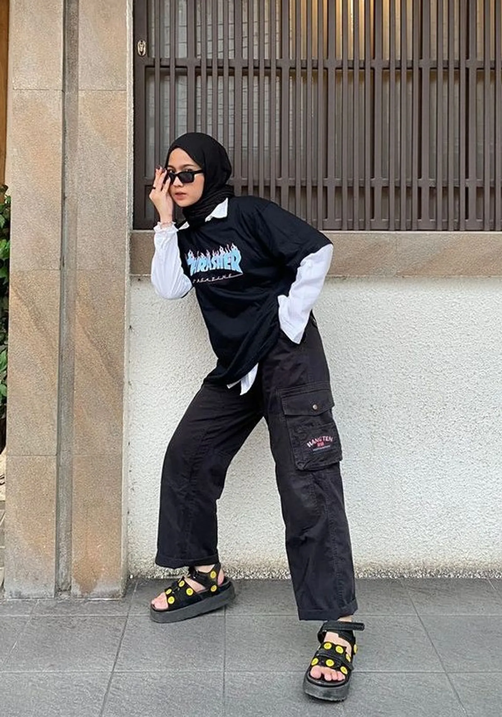 10 OOTD Celana Cargo Perempuan Hijab untuk Tampil Kasual