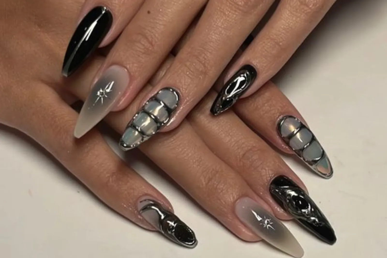 7 Inspirasi Jelly Nail Art yang Manis dan Bisa Kamu Tiru