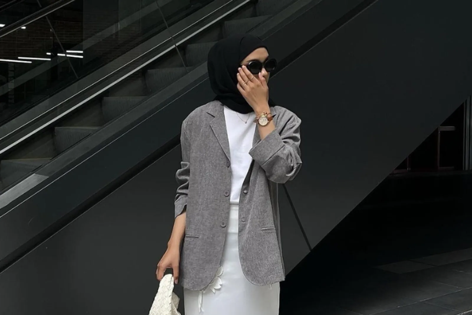 Tips Foto Hijab Aesthetic a La Selebgram yang Mudah Ditiru