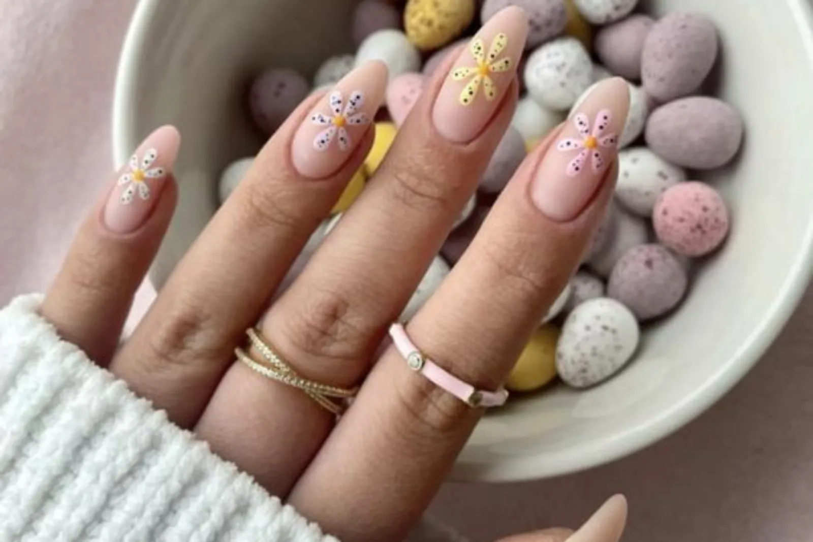 7 Inspirasi Nail Art yang Cocok untuk Rayakan Hari Paskah