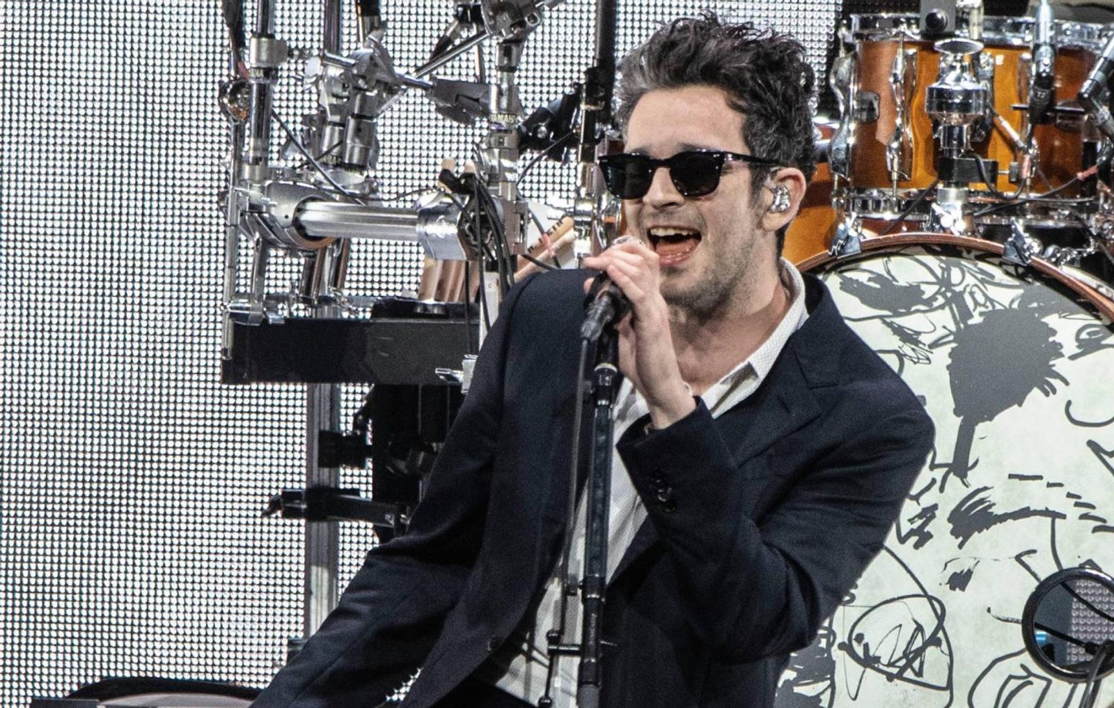 Buntut Kontroversi di Malaysia, Matty Healy Tak Bisa Beli Properti?