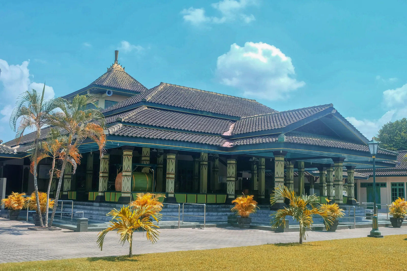 10 Rekomendasi Wisata Religi di Yogyakarta, Suasananya Bikin Tentram
