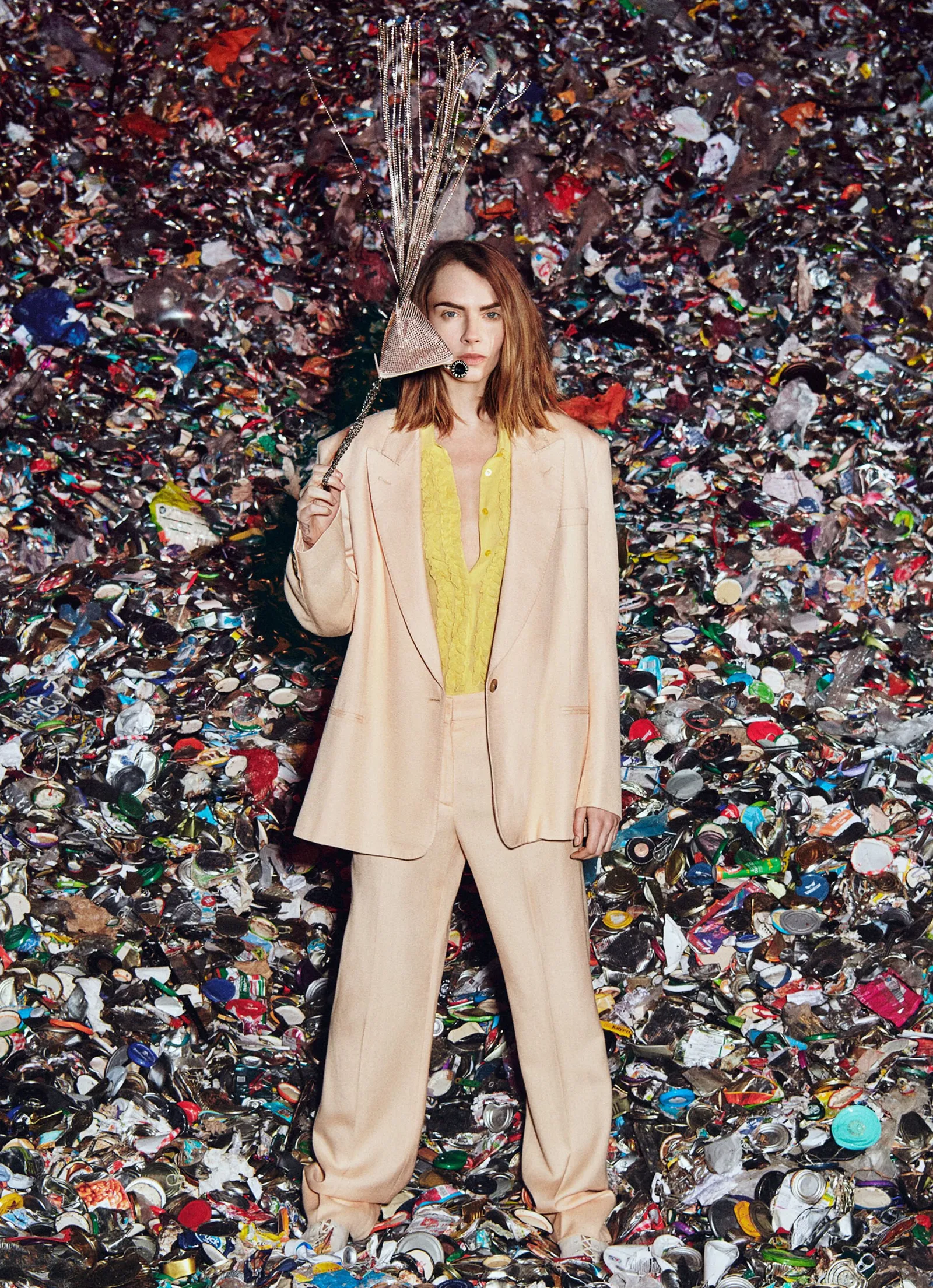 Cara Delevingne Dukung Aksi Daur Ulang Sampah Bersama Stella McCartney