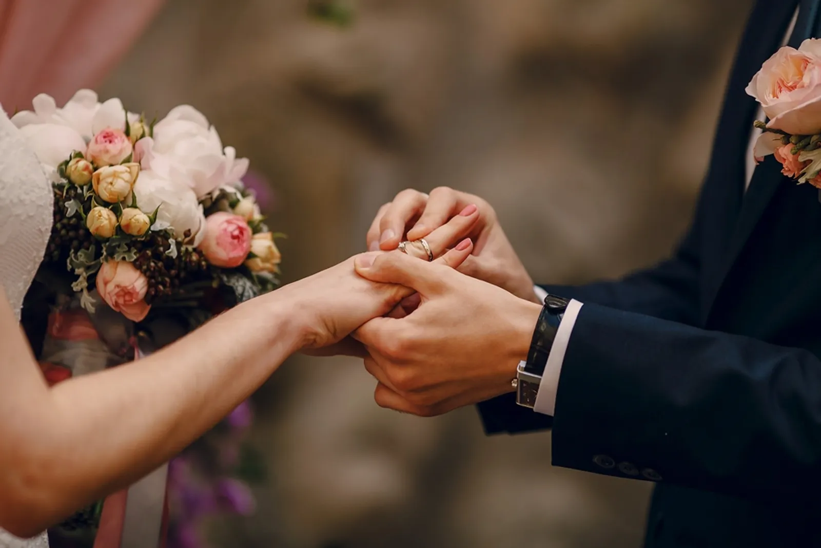5 Permasalahan yang Nggak Bisa Diselesaikan dengan Menikah