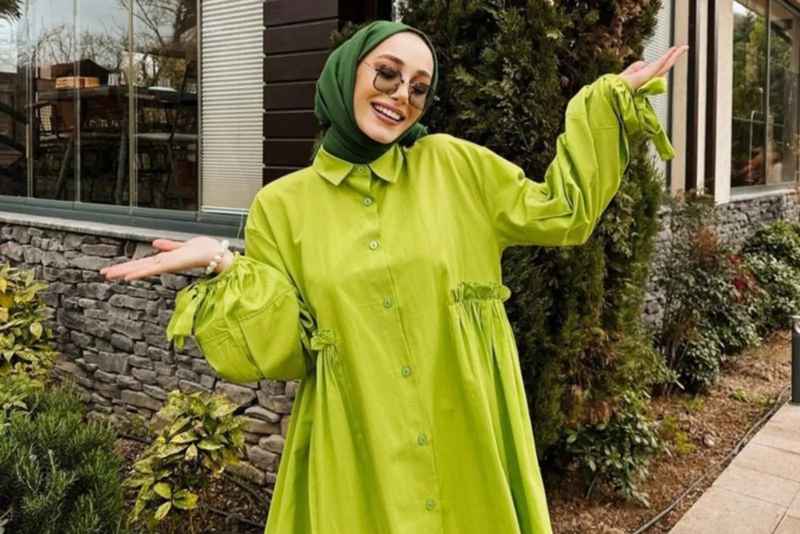 Baju Warna Lime Cocok dengan Jilbab Warna Apa? Ini 8 Pilihannya