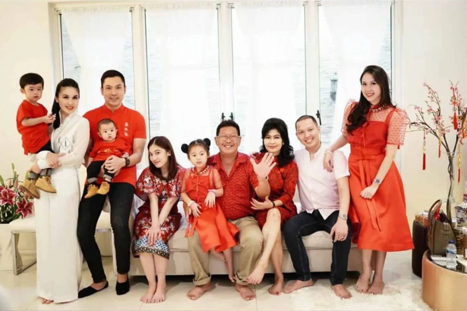 7 Fakta Keluarga Sandra Dewi, Istri Harvey Moeis yang Jadi Sorotan