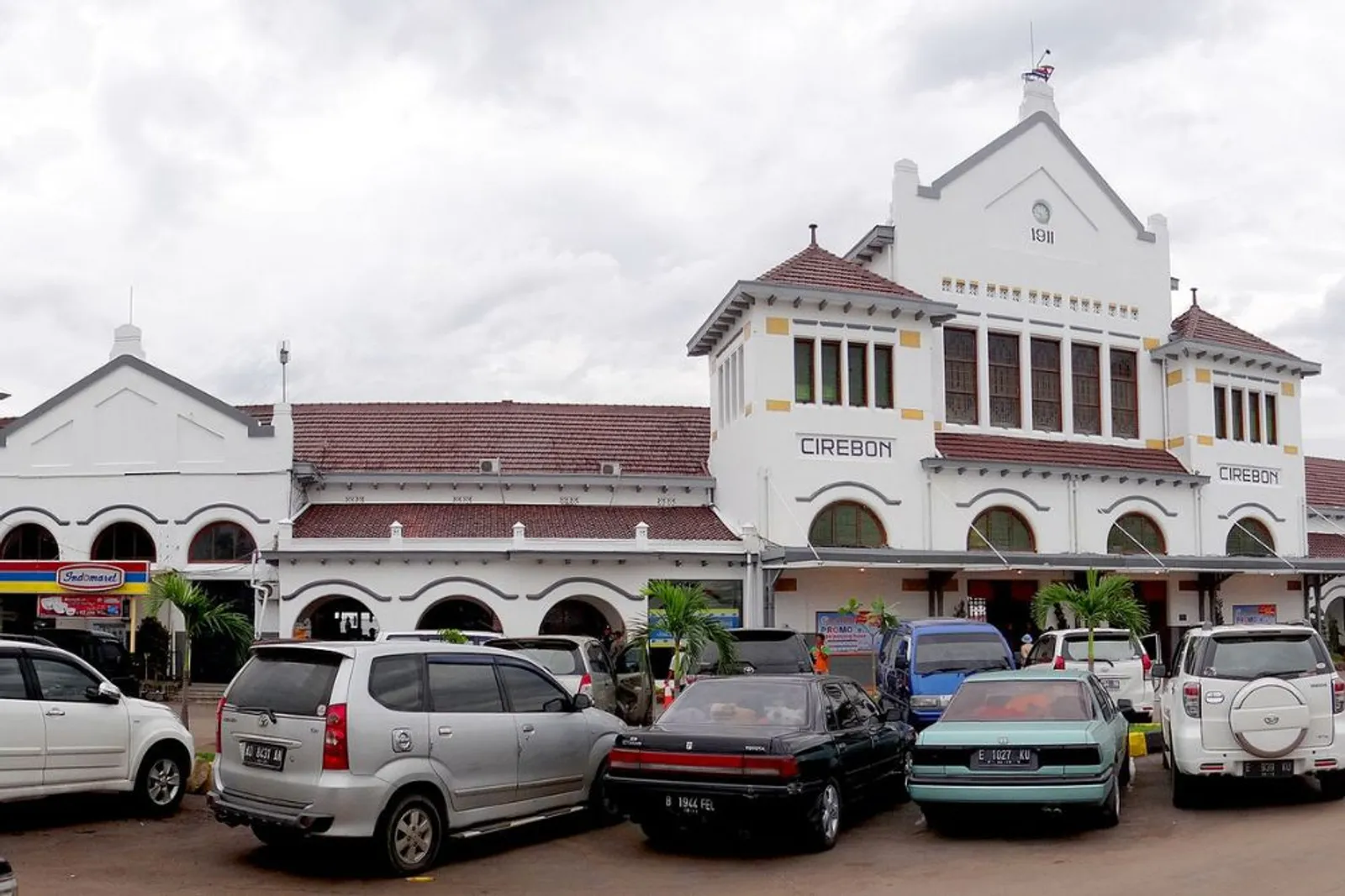 10 Oleh-Oleh Khas Cirebon yang Menarik dan Tahan Lama