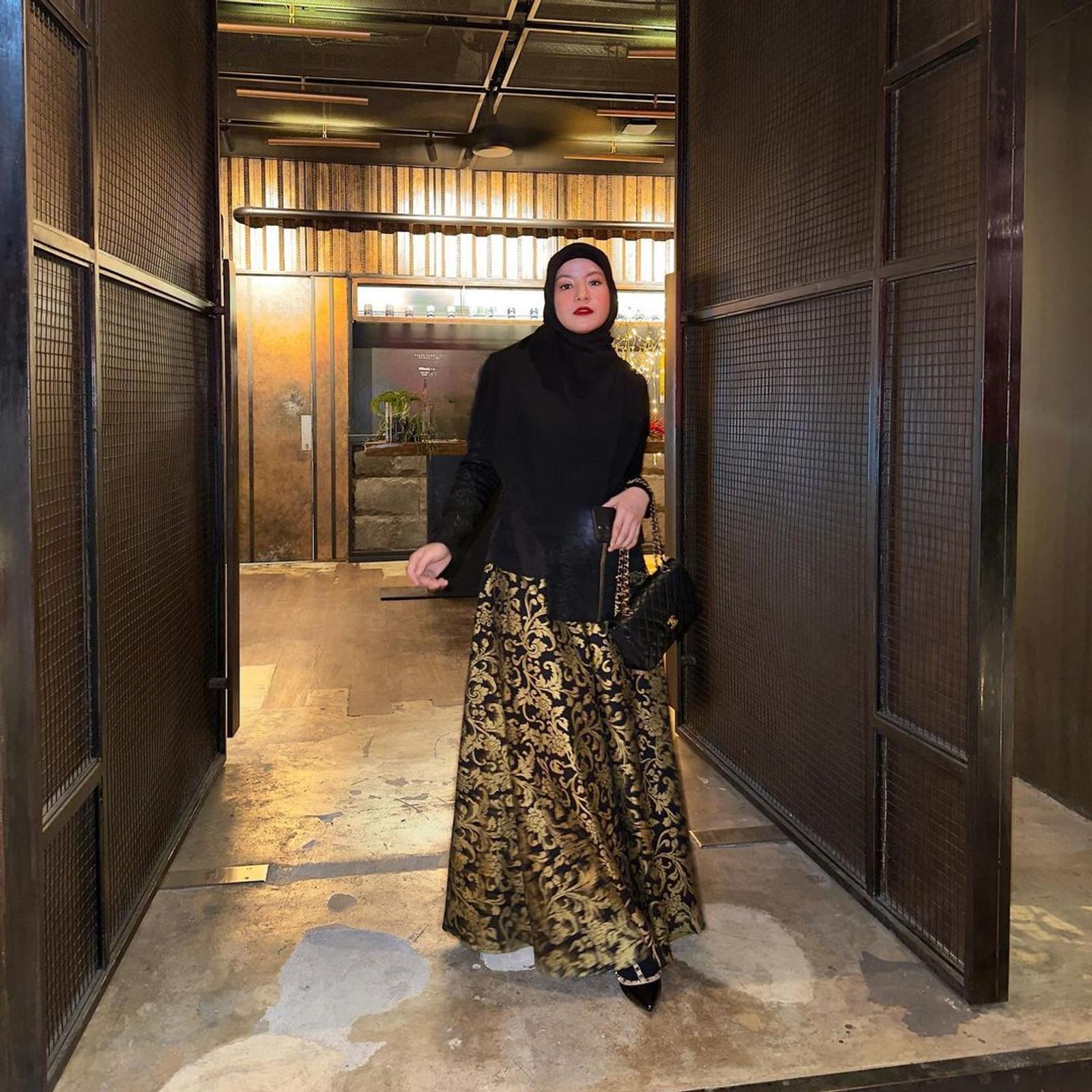 Tampilan Stylish dan Syar’i Saat Lebaran a La Natasha Rizky