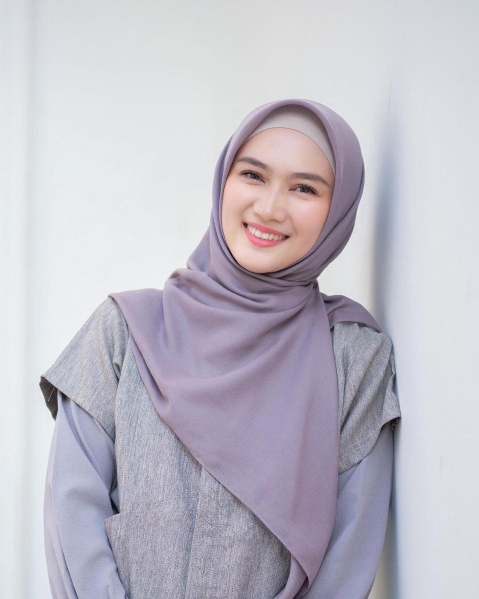 Inspirasi Gaya Hijab Layaknya Eks Member JKT 48 untuk Hari Lebaran