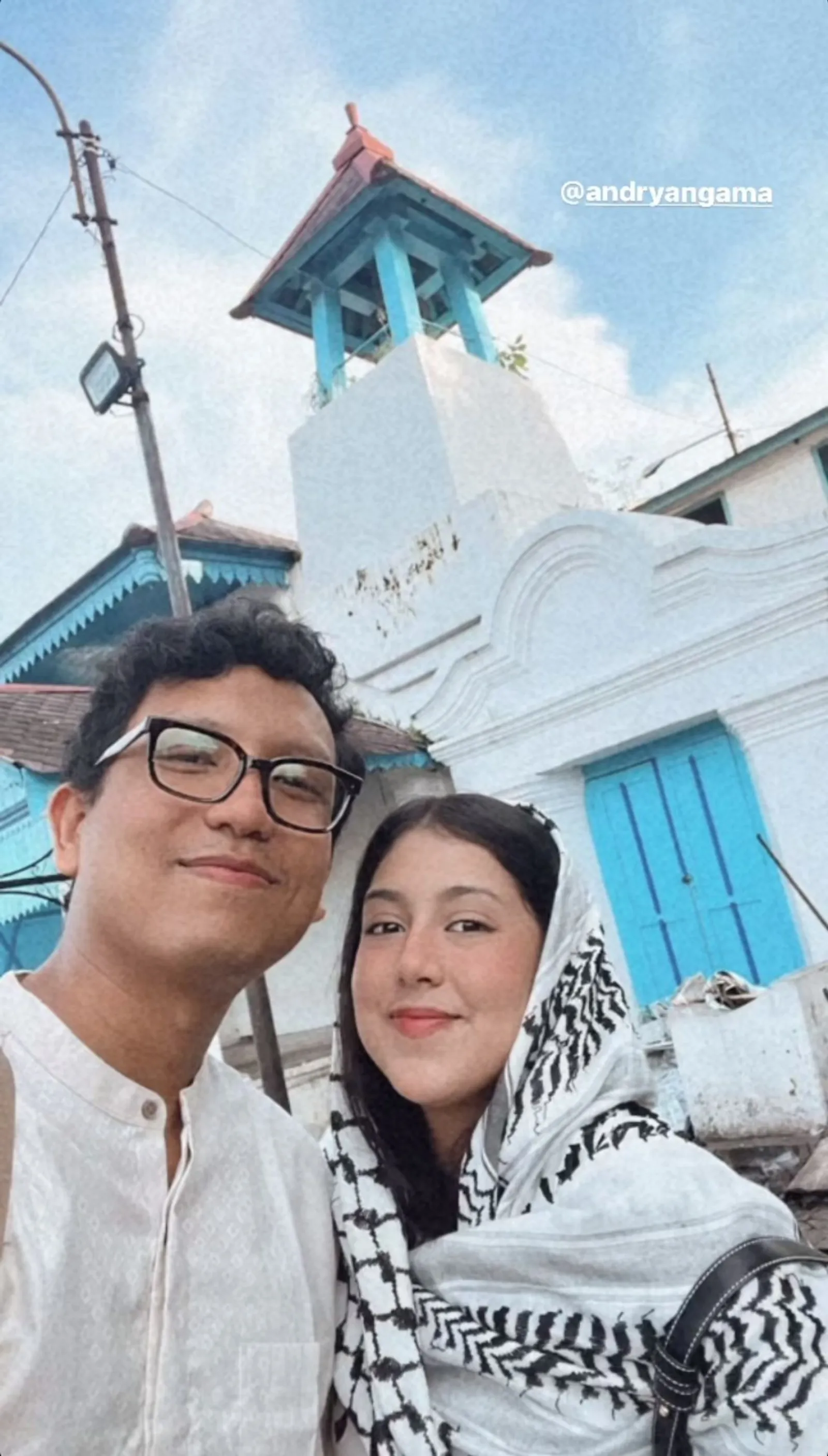 10 Momen Artis Indonesia Rayakan Lebaran Bersama Pasangan