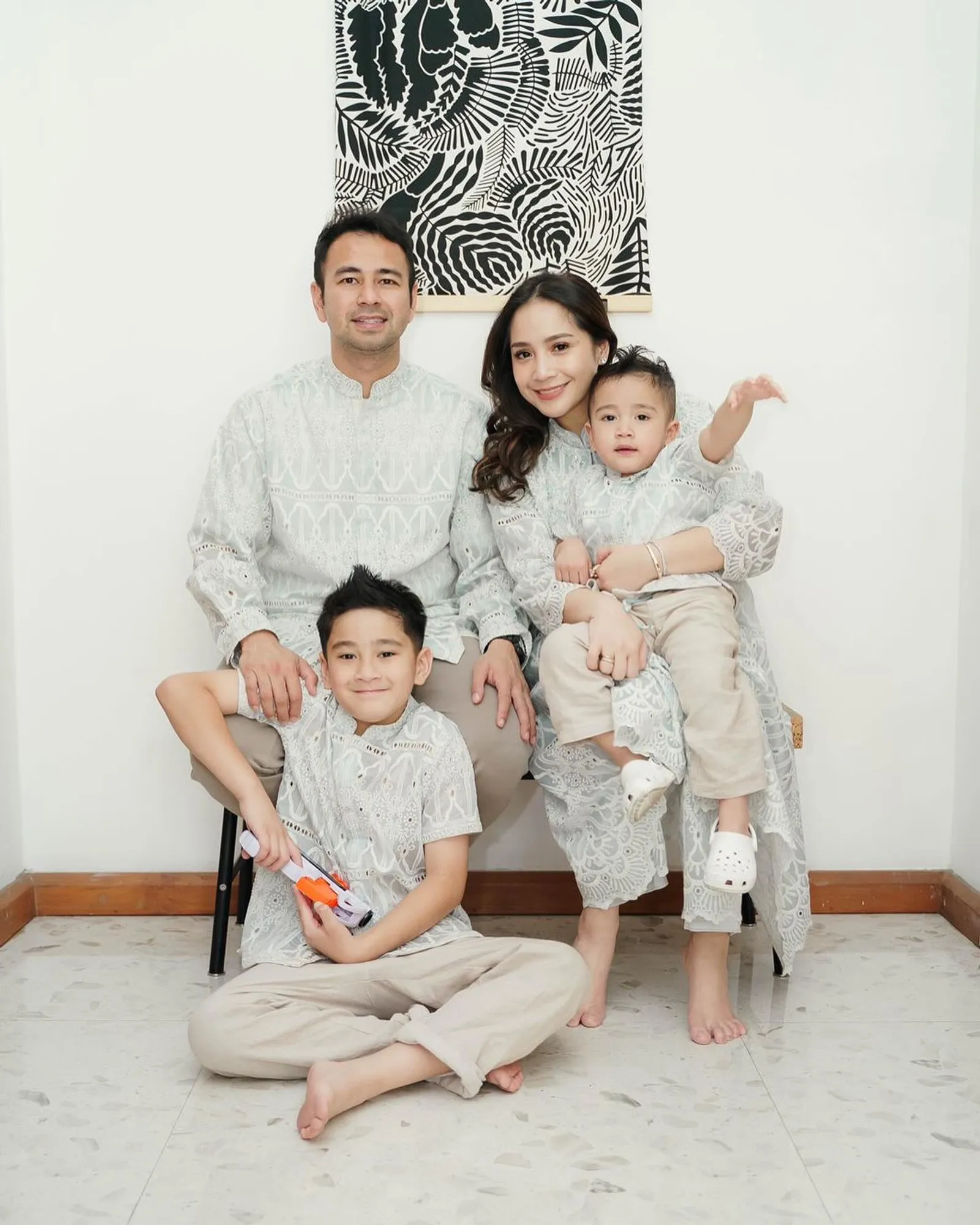 10 Gaya Modis Keluarga Artis Indonesia Merayakan Lebaran 2024