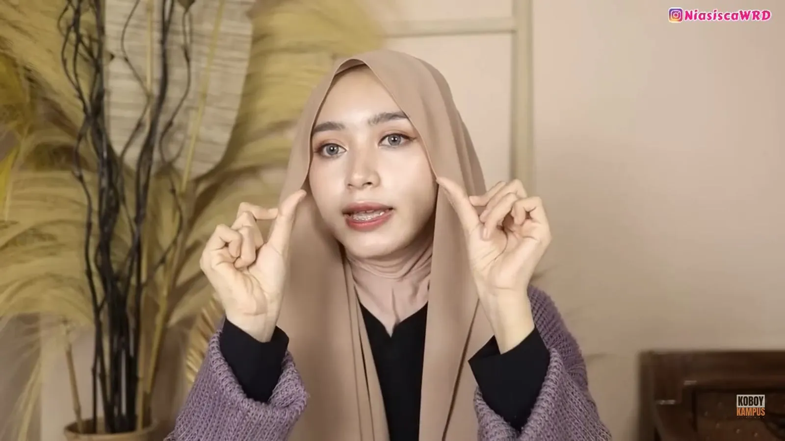 Tips Styling Hijab Pashmina Wajah Bulat