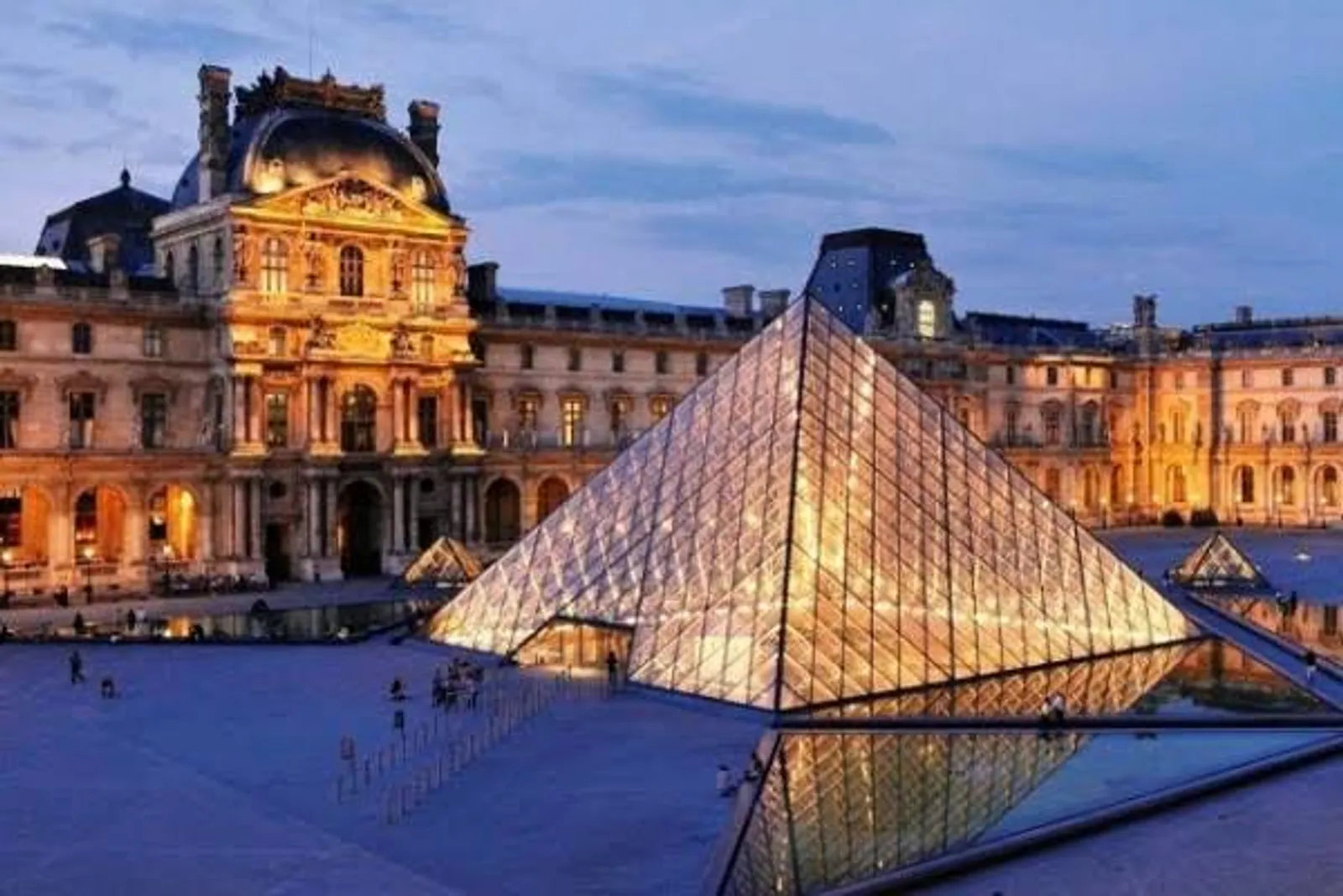 10 Tempat Wisata di Paris, Prancis, Romantis dan Memesona!