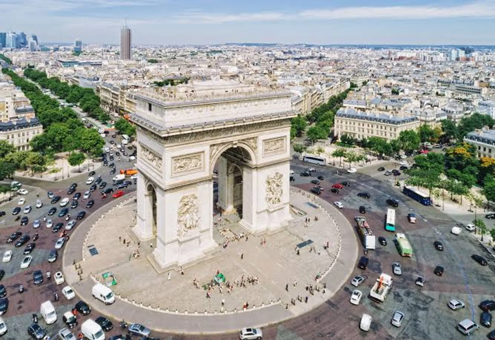 10 Tempat Wisata di Paris, Prancis, Romantis dan Memesona!