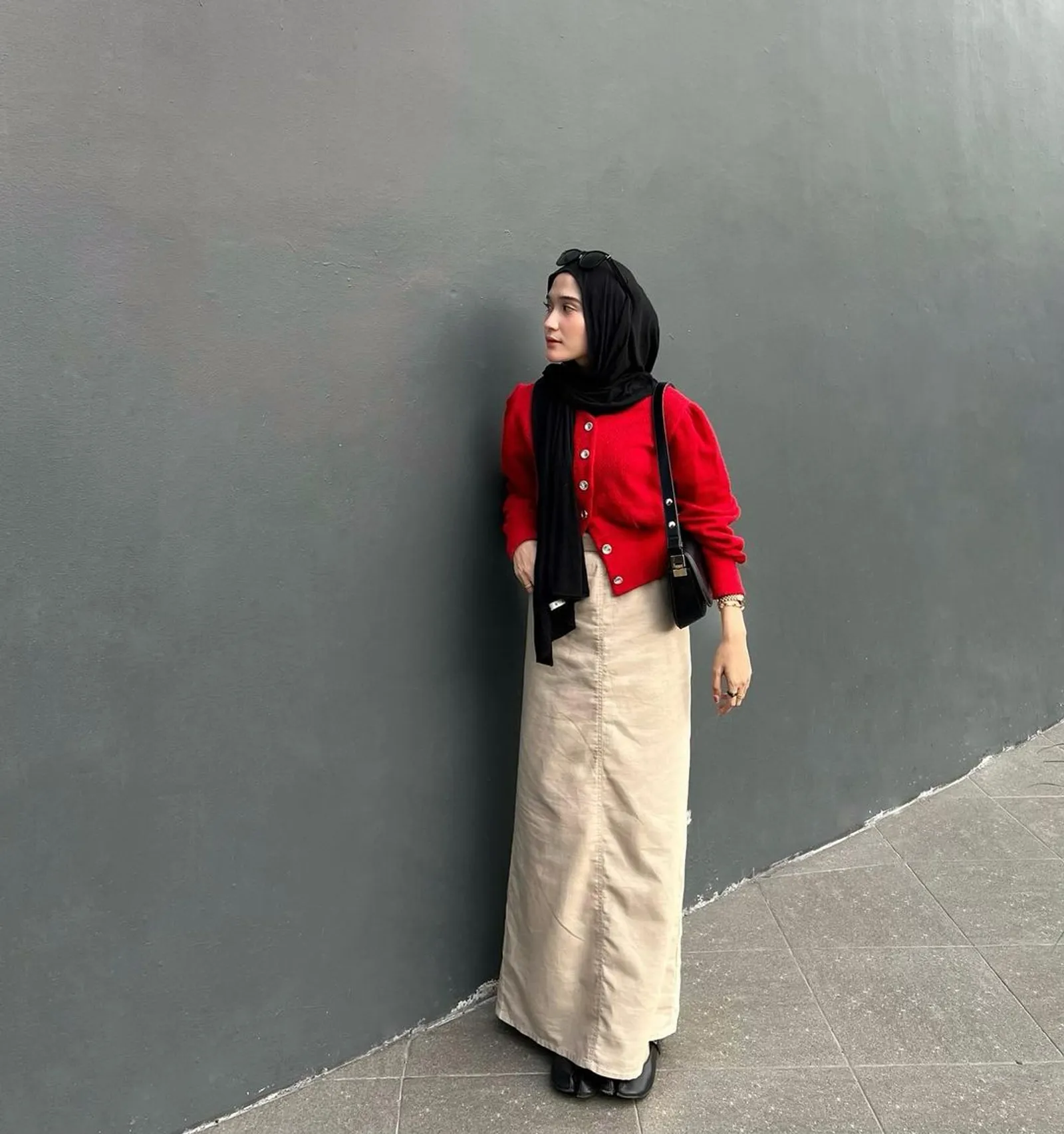 Inspirasi Outfit Merah Hijab, Modern dan Modis!