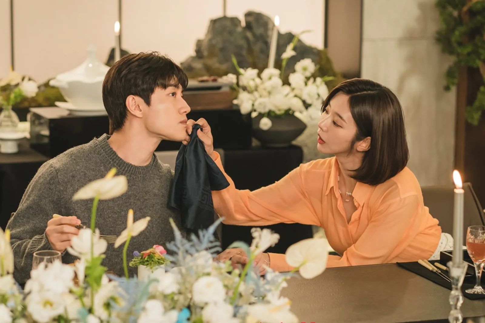 Kisah Cinta Hong Soo Cheol & Cheon Da Hye di K-Drama 'Queen of Tears'