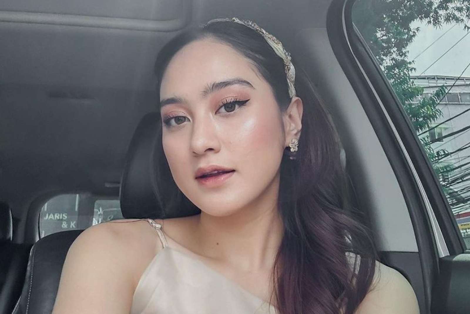 Potret Memikat Salshabilla Adriani, Glamour dan Seksi