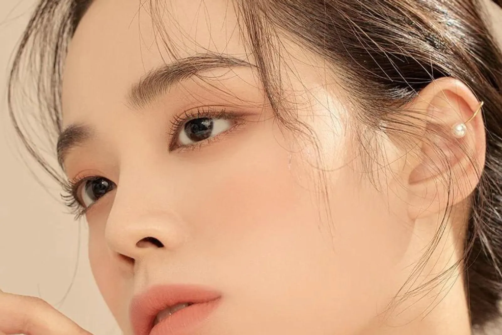 5 Cara Pakai Eyeshadow A la Korea, Tampil Seperti Idol