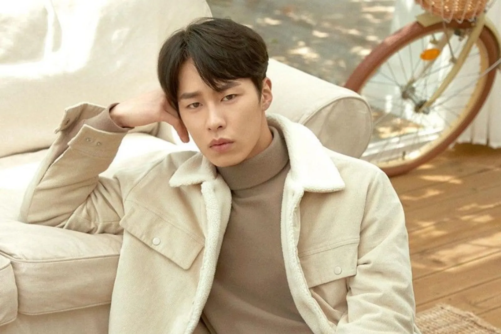 5 Fakta Keluarga Lee Jae Wook, Masih Kagum Lihat Sang Aktor di TV