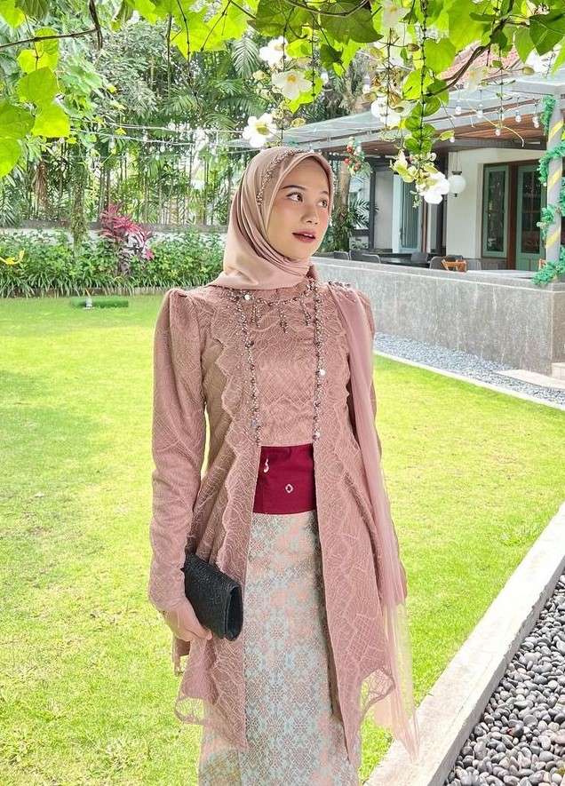 10 Model Kebaya Simple Modern Untuk Pesta Pernikahan