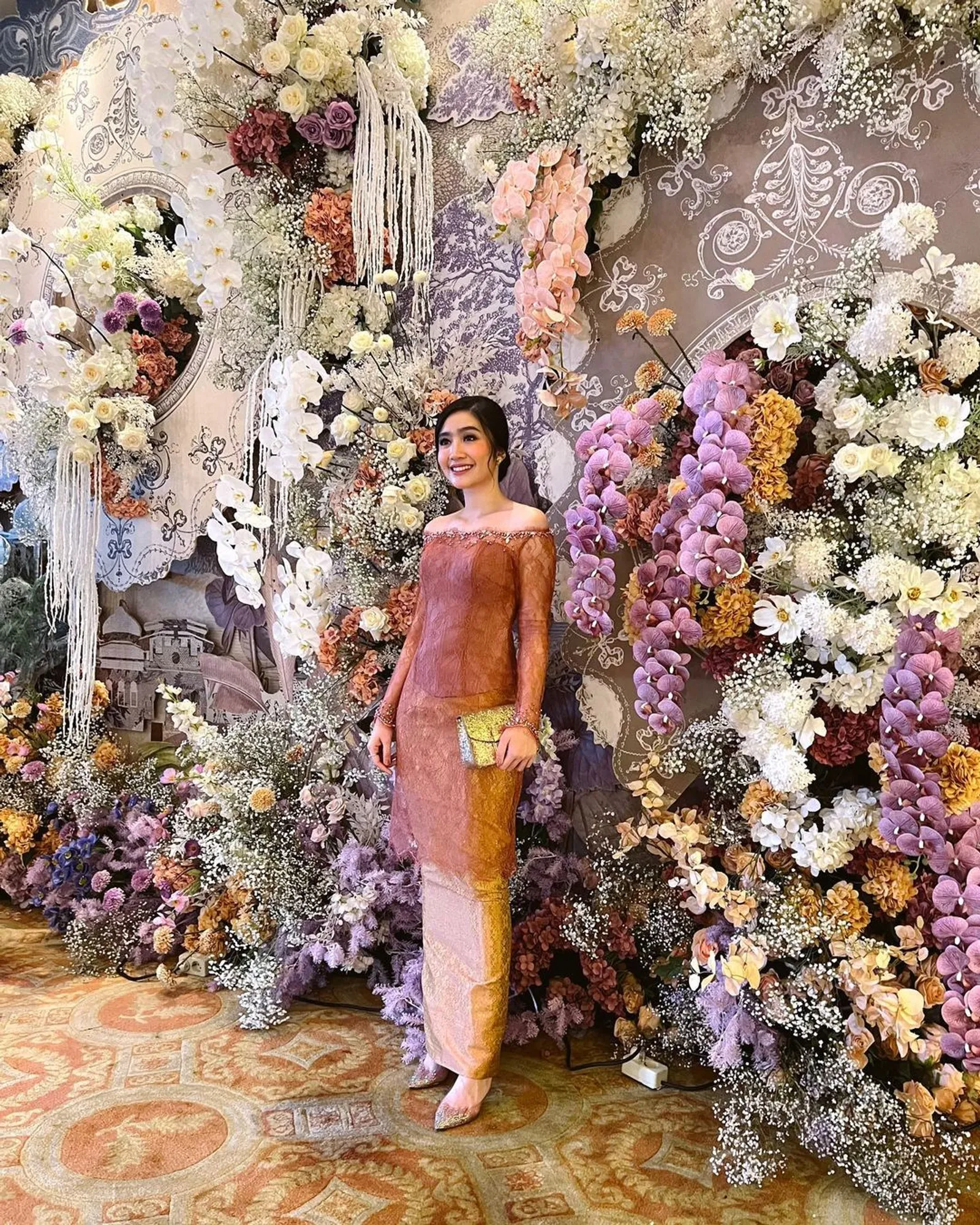 Inspirasi Model Kebaya Modern yang Elegan dan Mewah