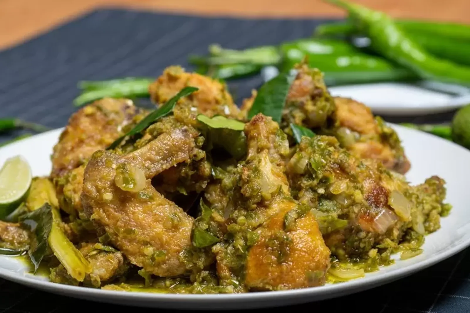 Resep Ayam Lado Hijau A la Rumah Makan Padang yang Pedas