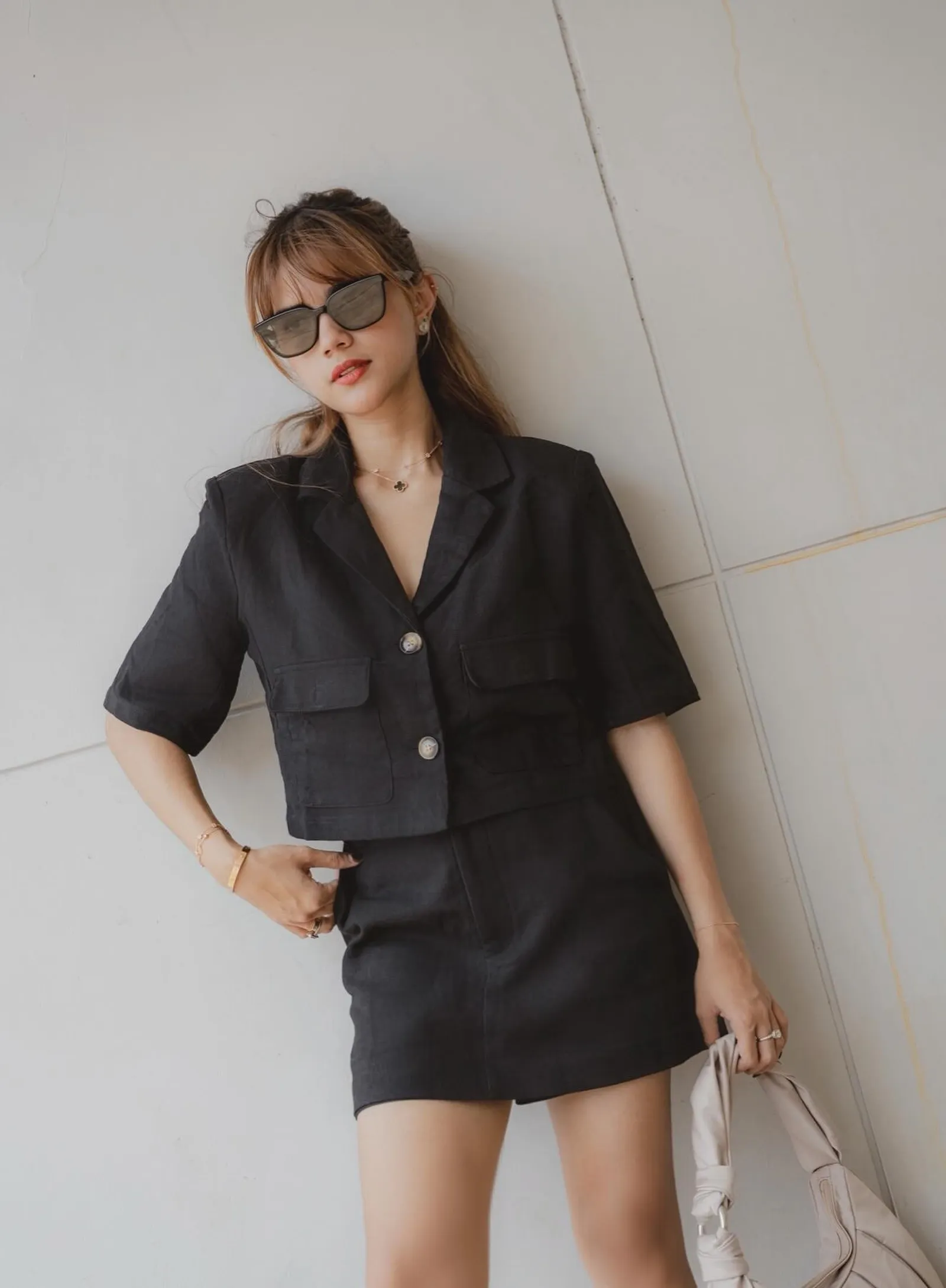 10 Ide Smart Casual Outfit a la Selebritas, Elegan!