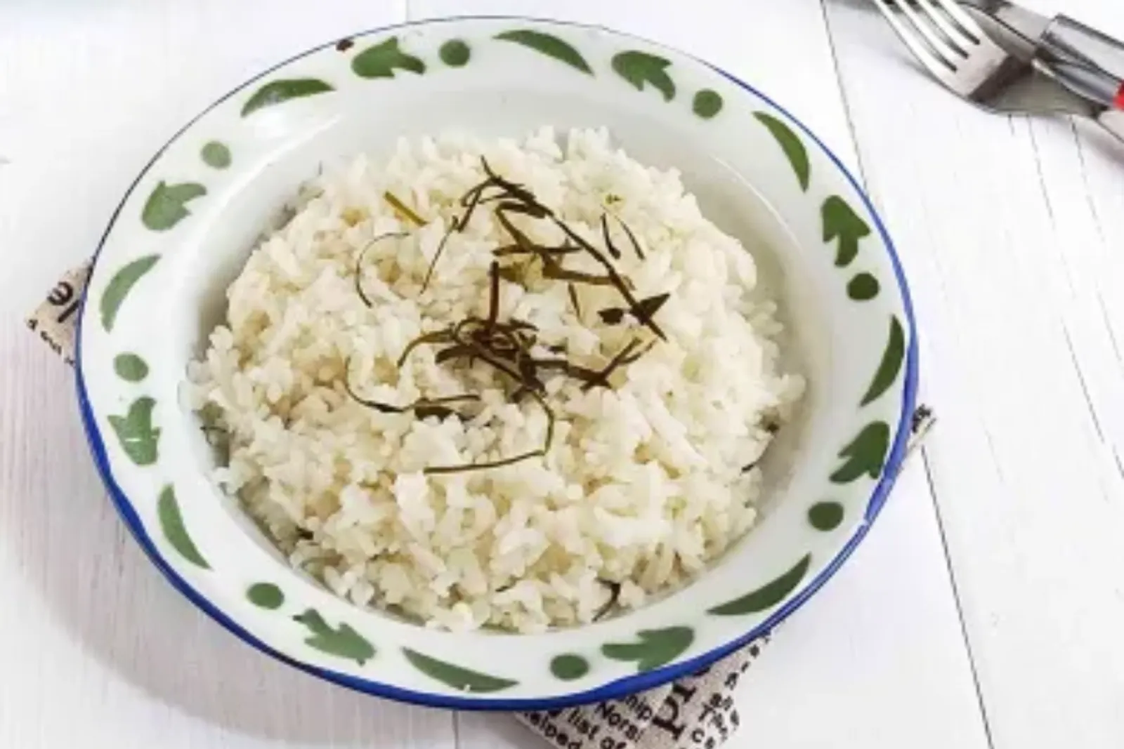 Resep Nasi Daun Jeruk Rice Cooker yang Praktis dan Enak
