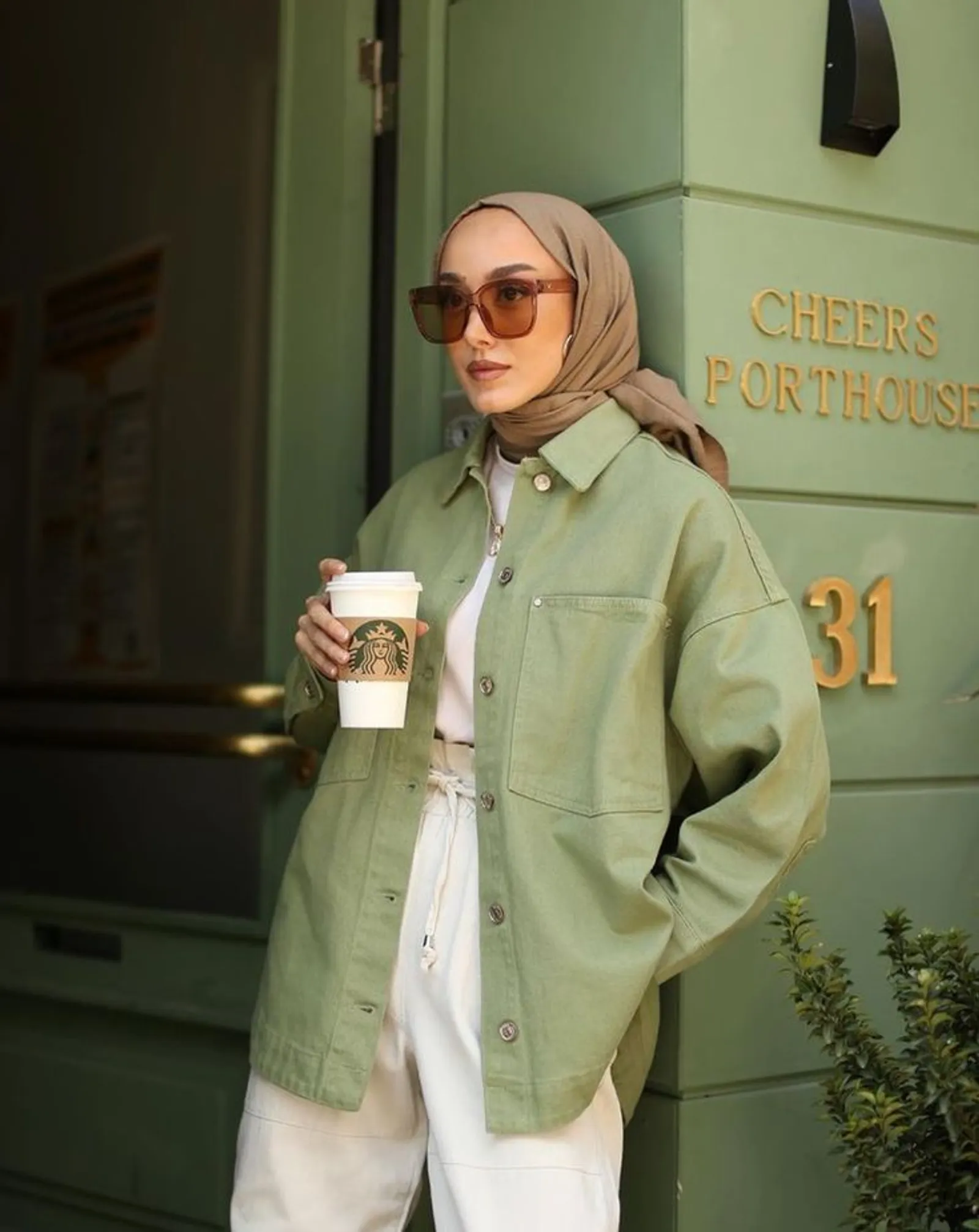 Baju Warna Sage Green Cocok dengan Jilbab Warna Apa? Ini Pilihannya