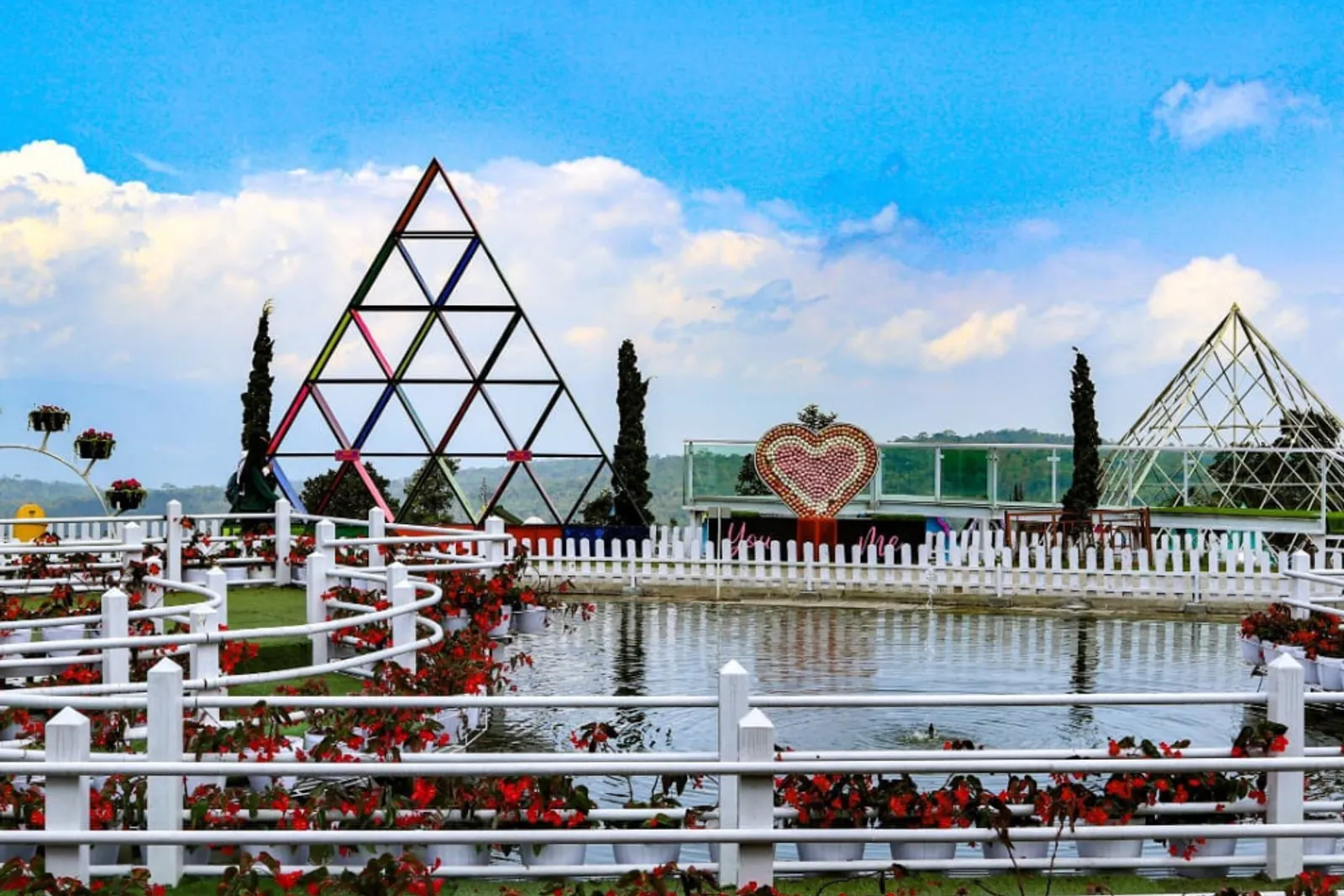 Taman Bunga Celosia Bandungan: Lokasi Hingga Daya Tariknya