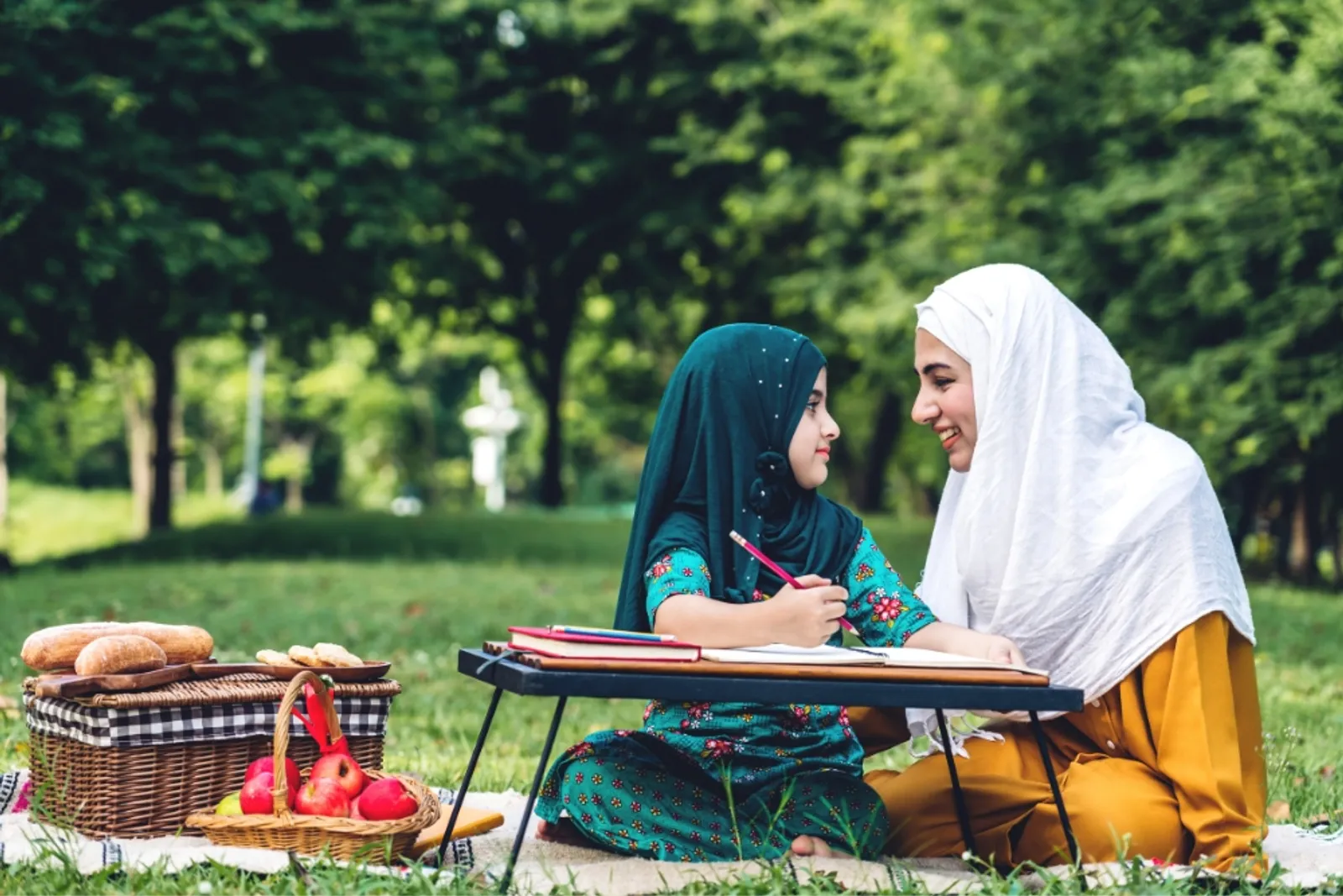 6 Doa Ibu untuk Anak yang Sedang Menuntut Ilmu