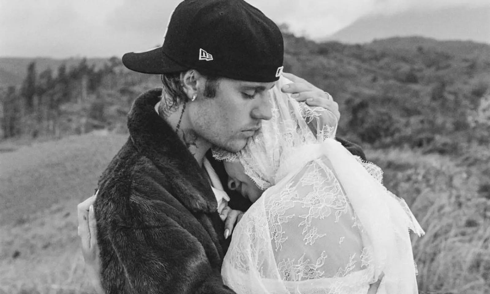 Umumkan Hamil, Ini 7 Potret Maternity Shoot Justin Bieber dan Hailey