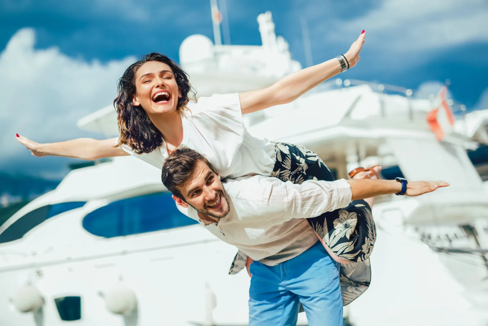 5 Alasan Bela Harus Mencoba Honeymoon di Kapal Pesiar