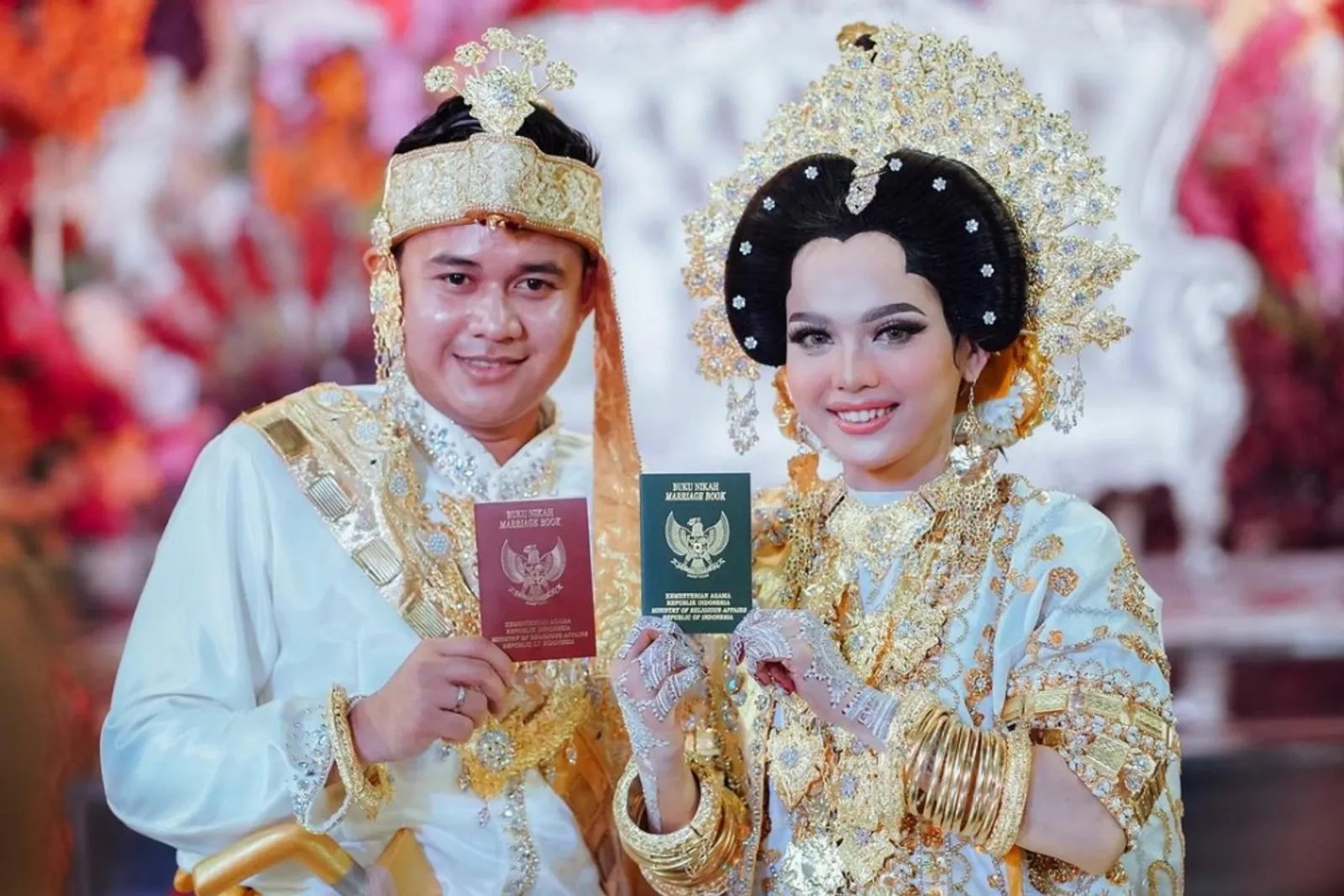 Kental Nuansa Tradisional, Ini 10 Artis yang Menikah dengan Adat Bugis